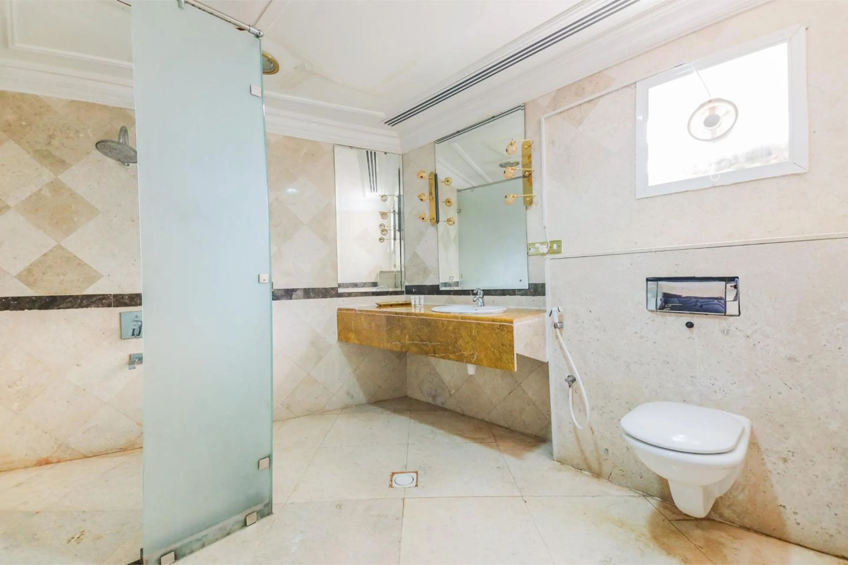 Bathroom in OYO 154 Bait AL Marmar Hotel