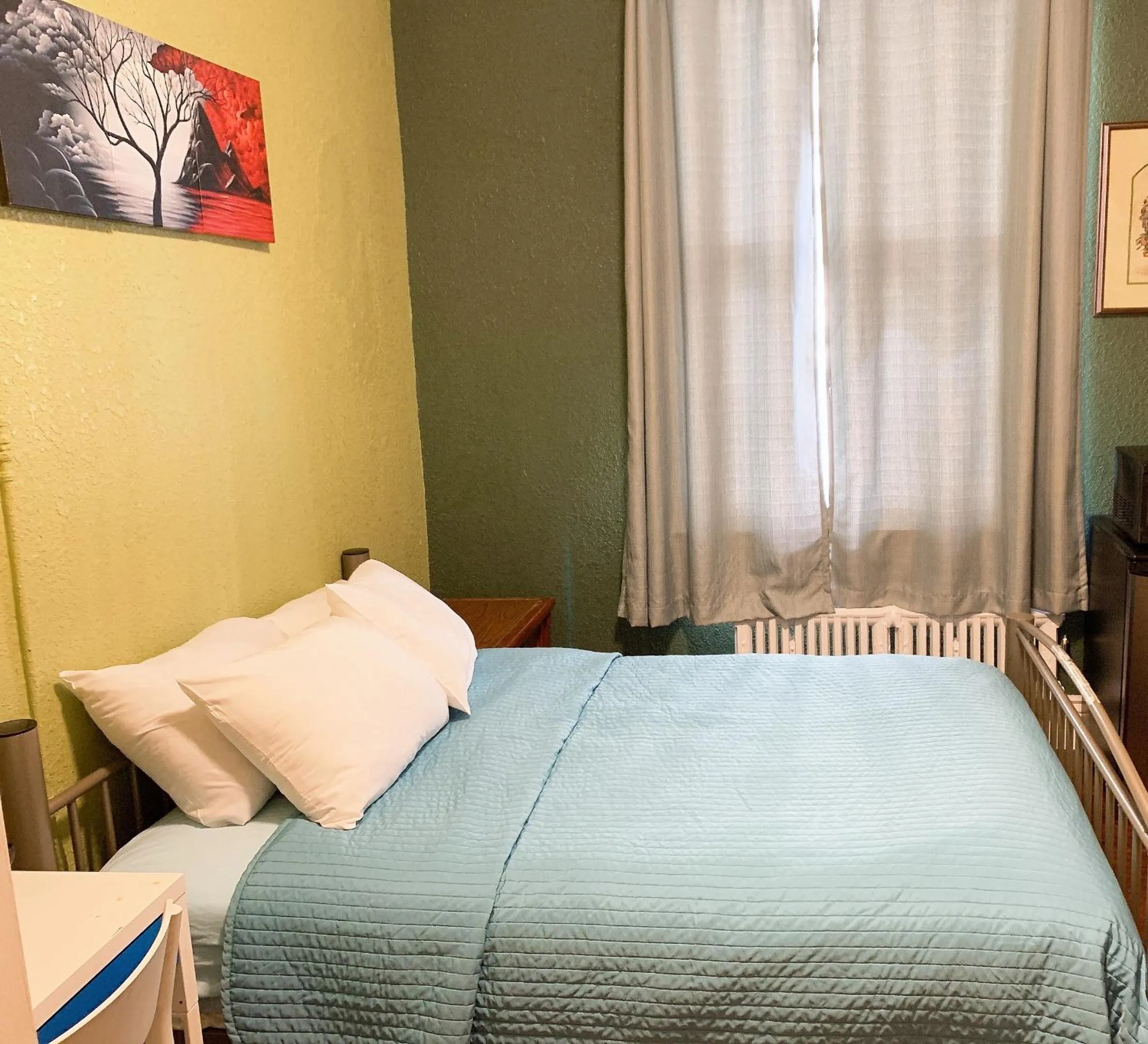 Bathroom, Bed in Orange Village Hostel