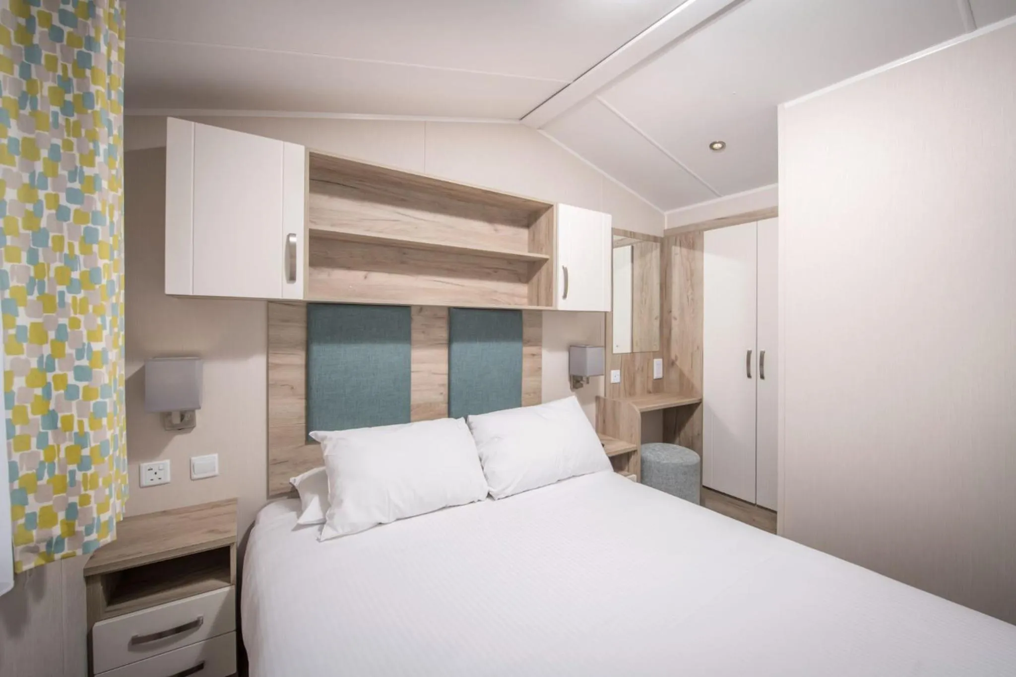 Bedroom, Bed in Killigarth Manor Holiday Park