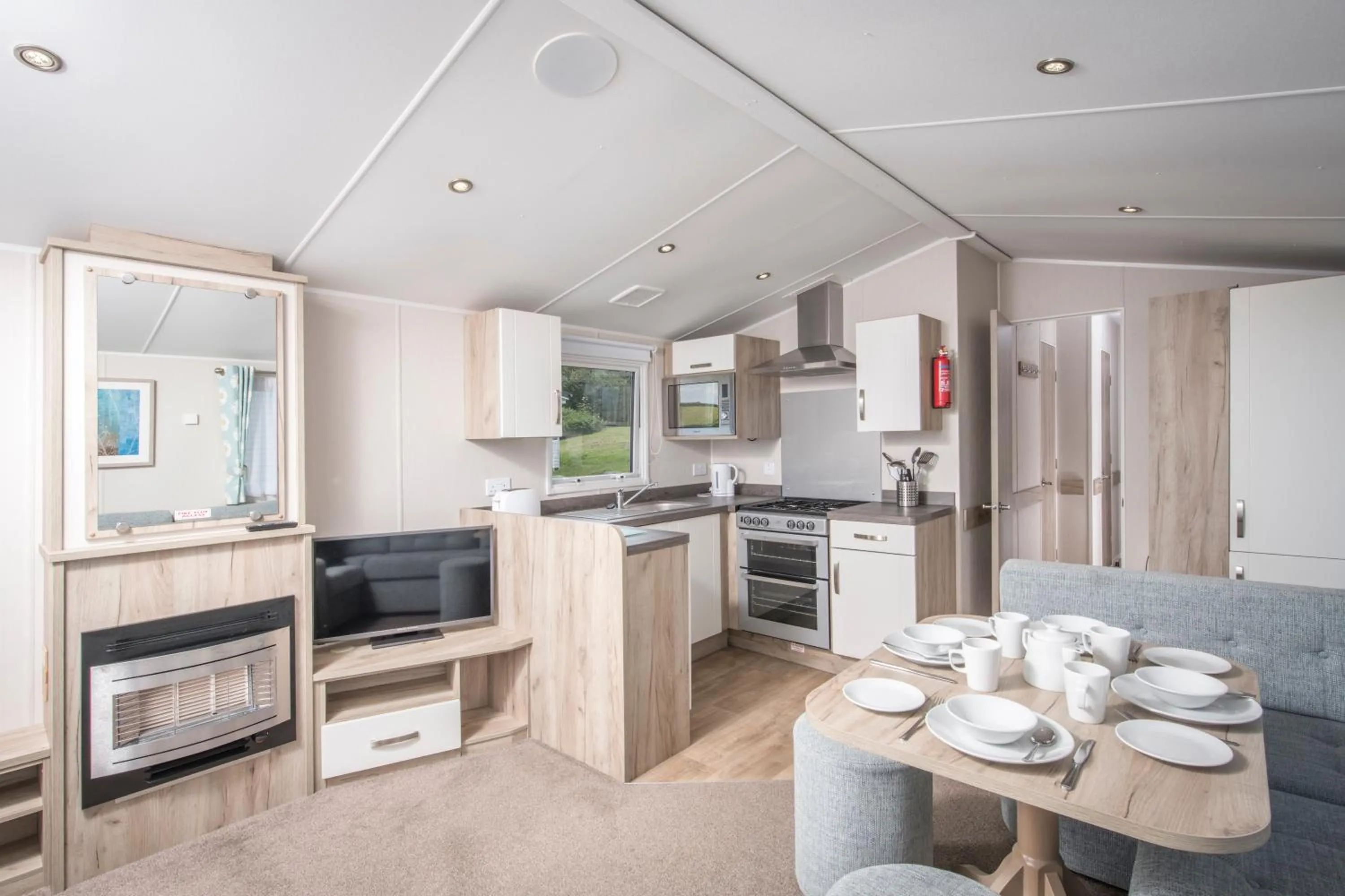 Kitchen or kitchenette in Killigarth Manor Holiday Park