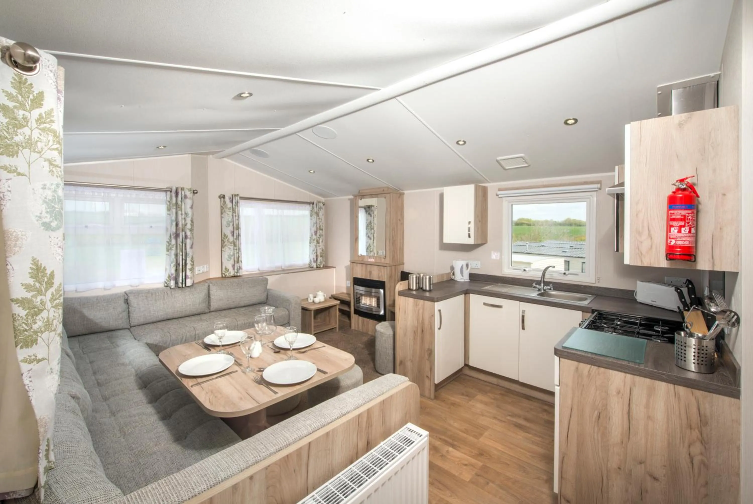 Kitchen or kitchenette in Killigarth Manor Holiday Park