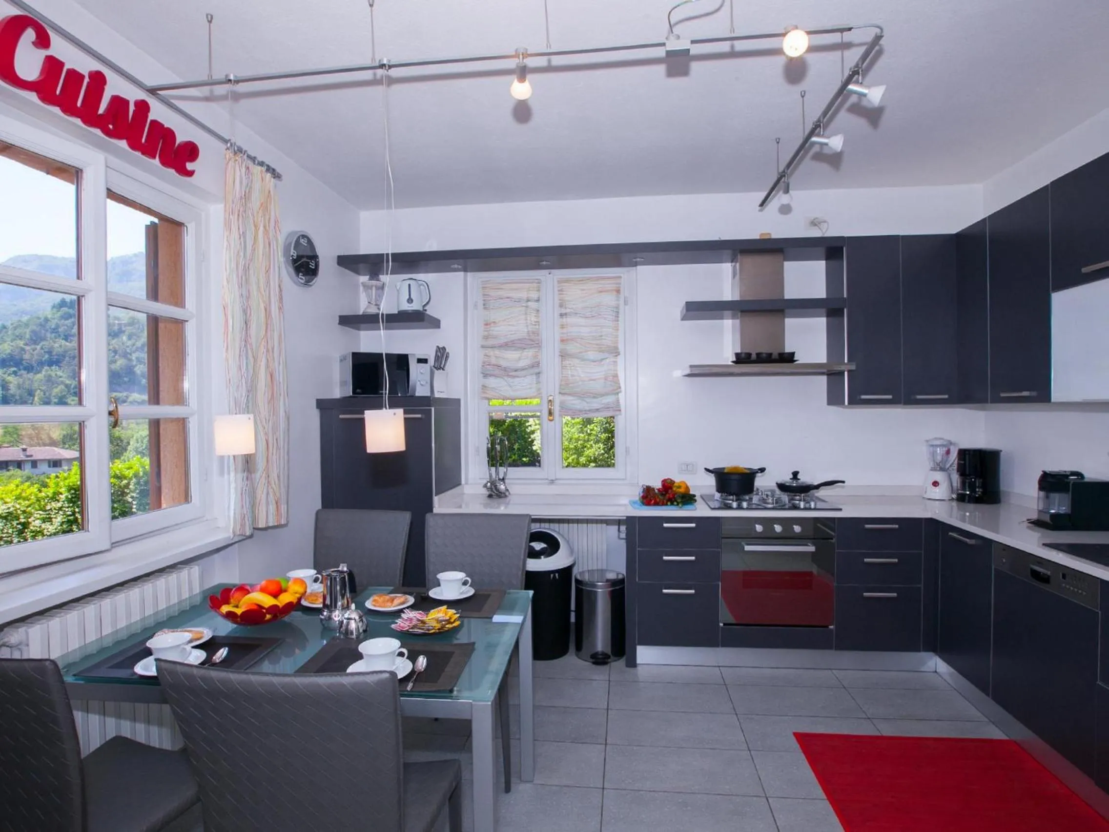 Kitchen or kitchenette in Villa Lakecomo - Ritrovo