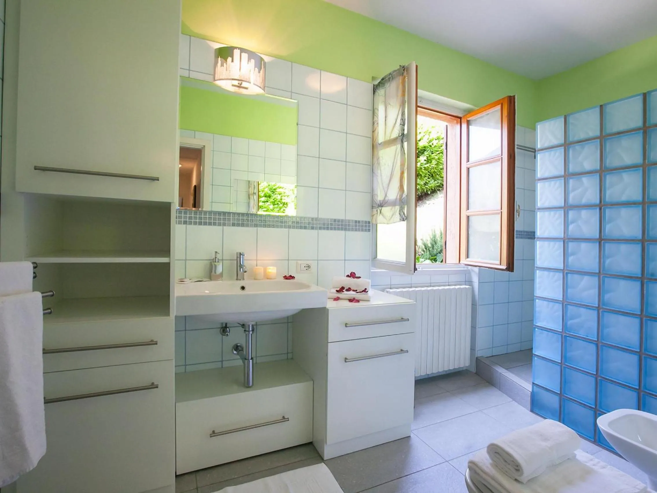 Bathroom in Villa Lakecomo - Ritrovo