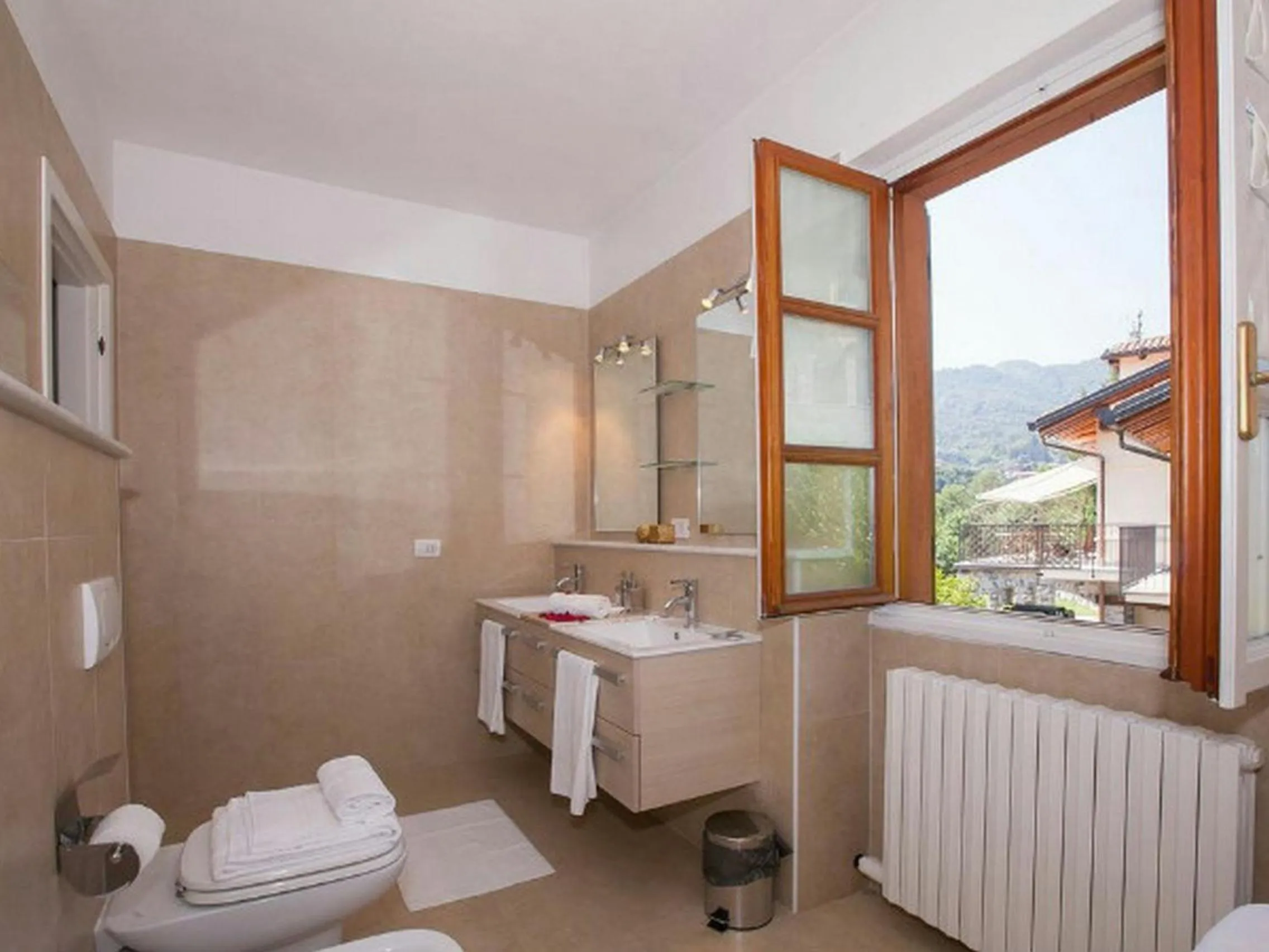 Bathroom in Villa Lakecomo - Ritrovo