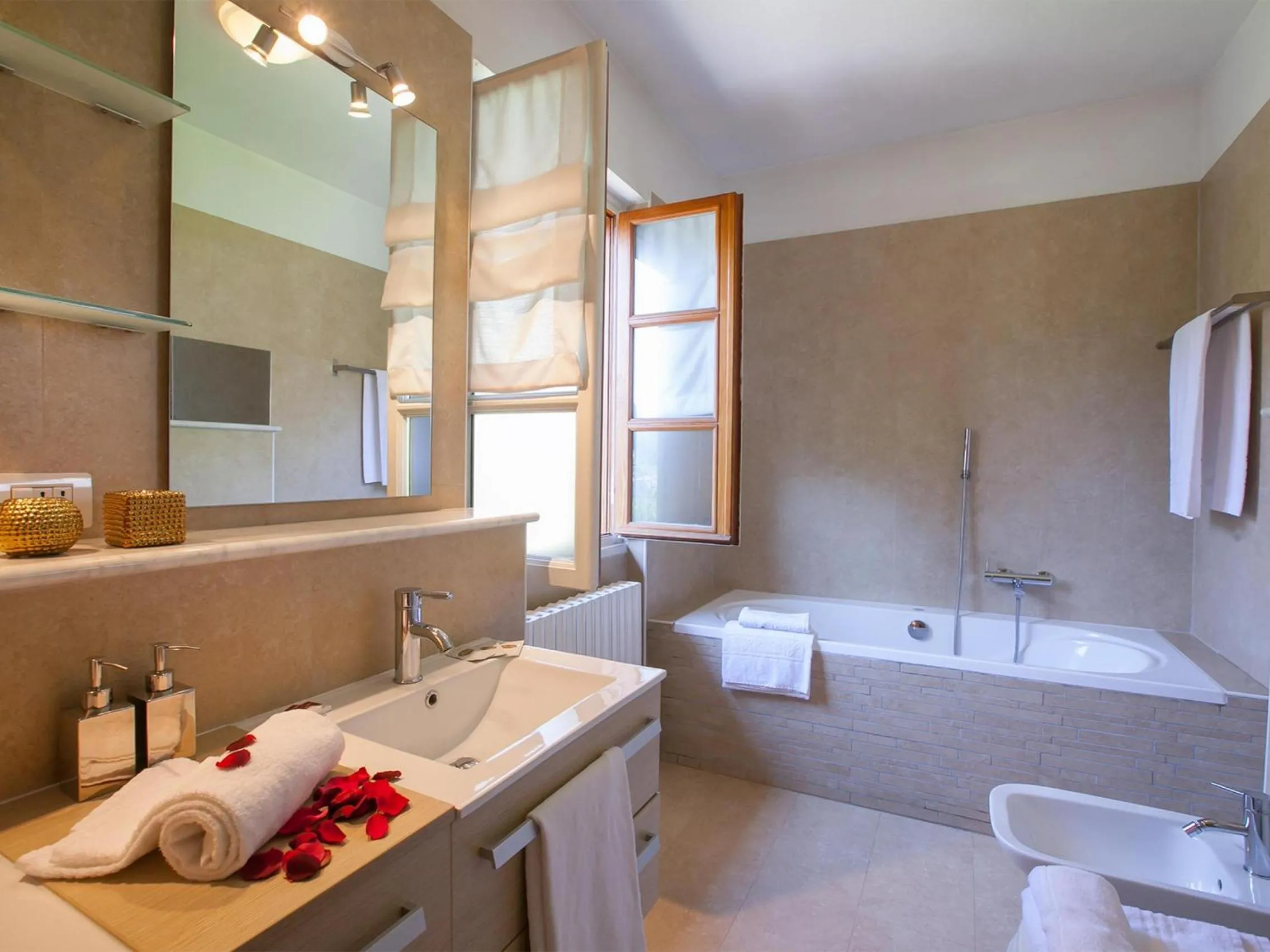 Bathroom in Villa Lakecomo - Ritrovo