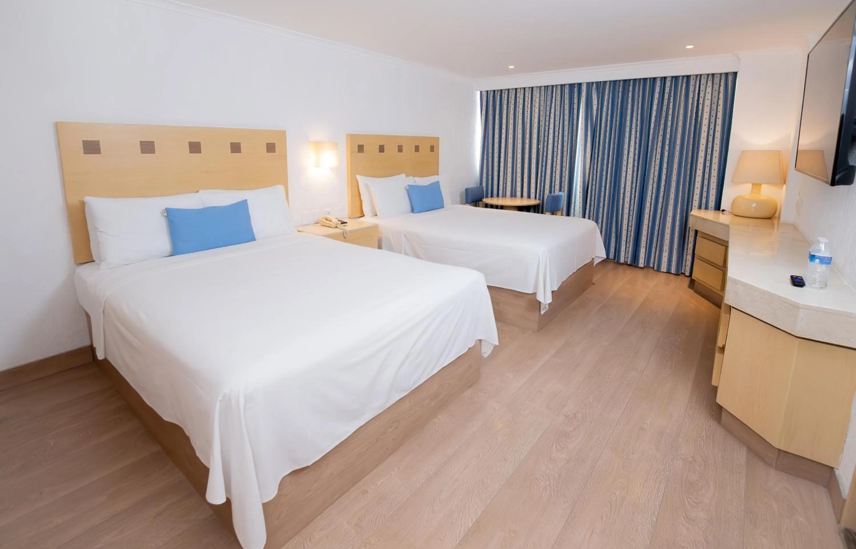 Property building, Bed in Hotel Stella Maris