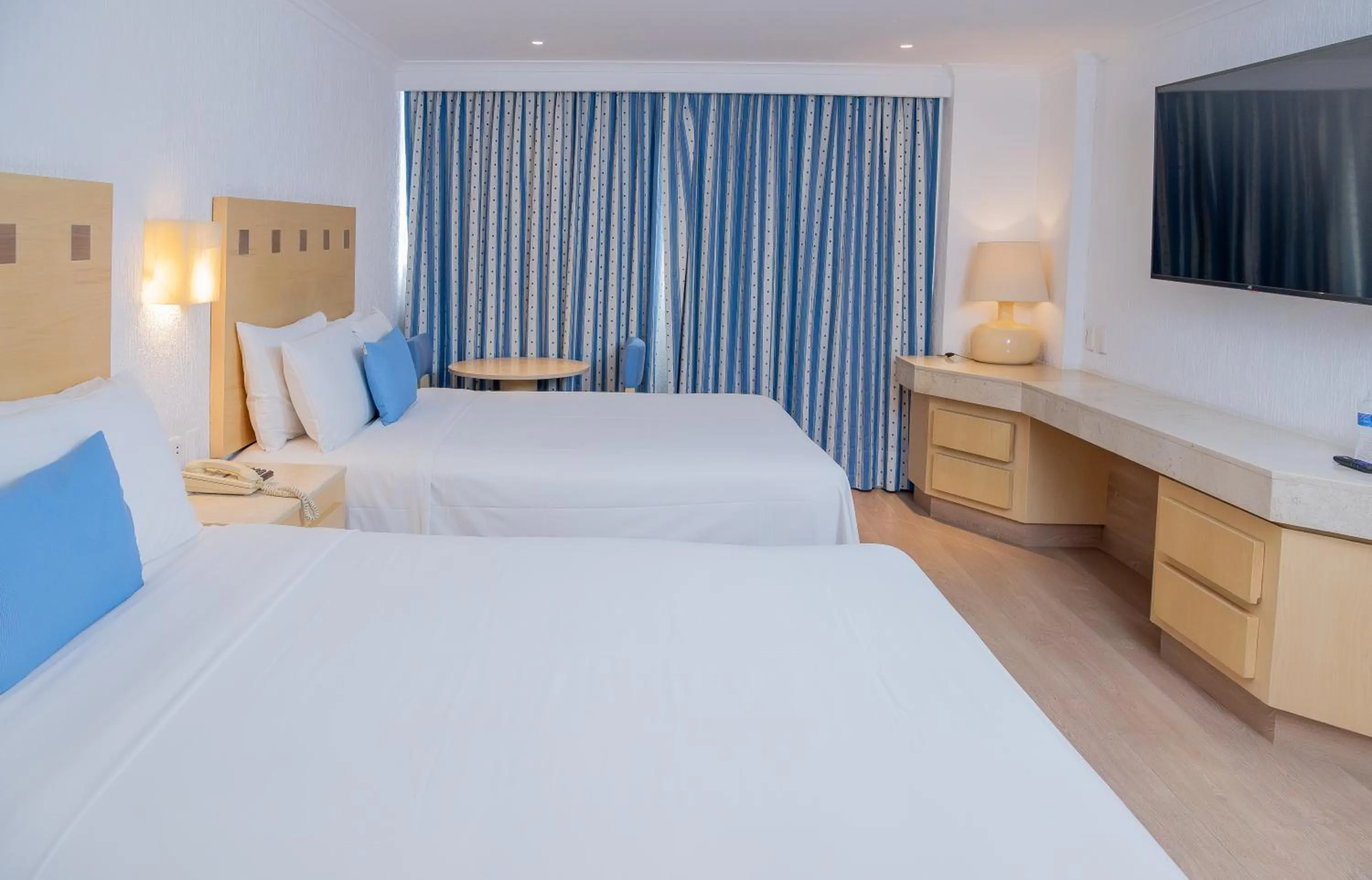 Property building, Bed in Hotel Stella Maris