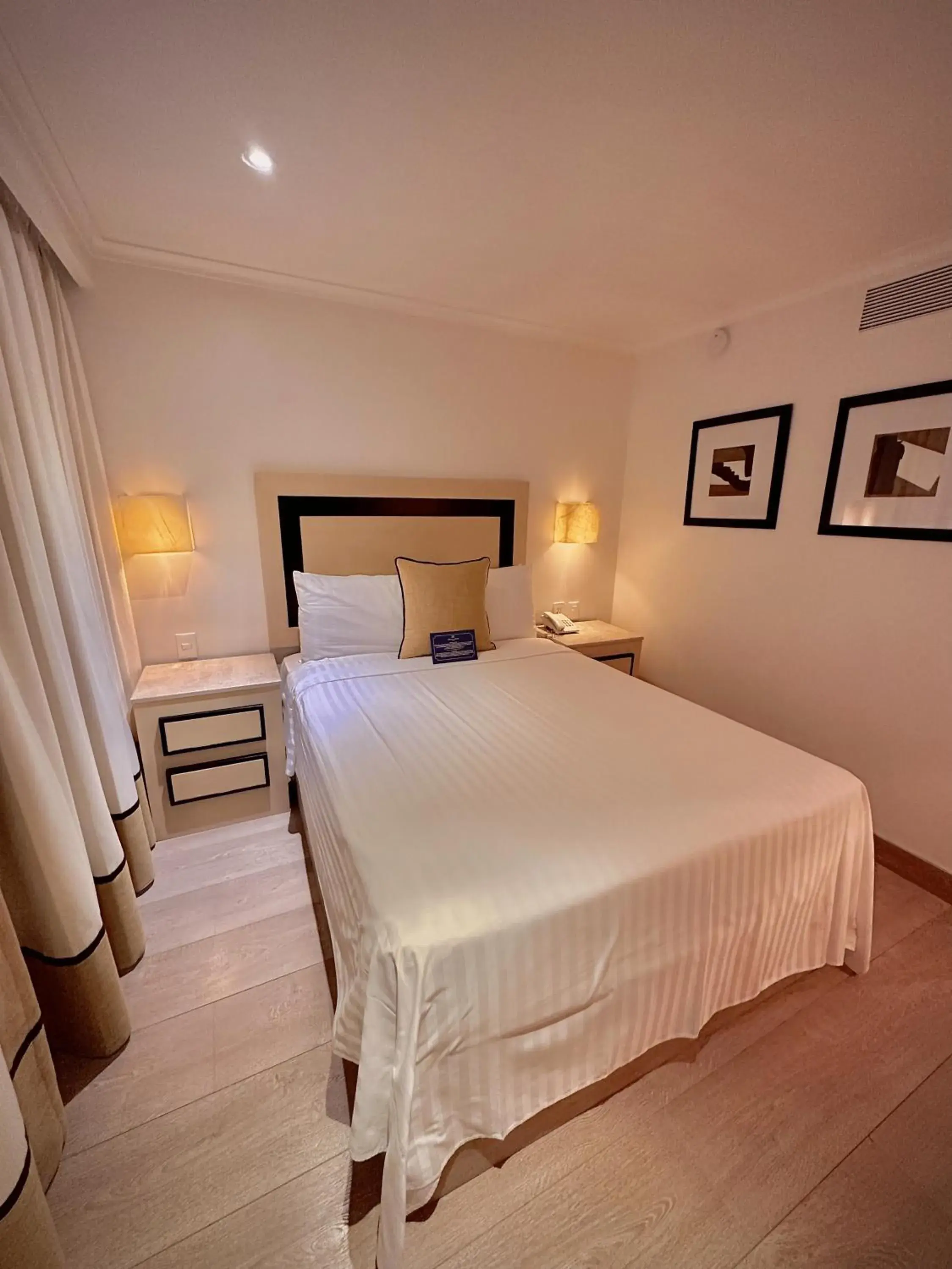 Photo of the whole room, Bed in Hotel Stella Maris Photo of the whole room, Bed in Hotel Stella Maris