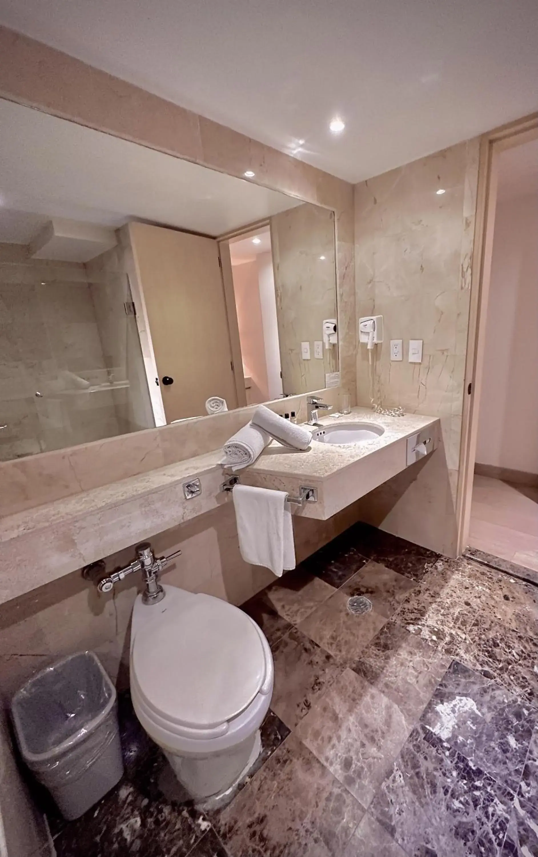 Standard Queen Room in Hotel Stella Maris Standard Queen Room in Hotel Stella Maris