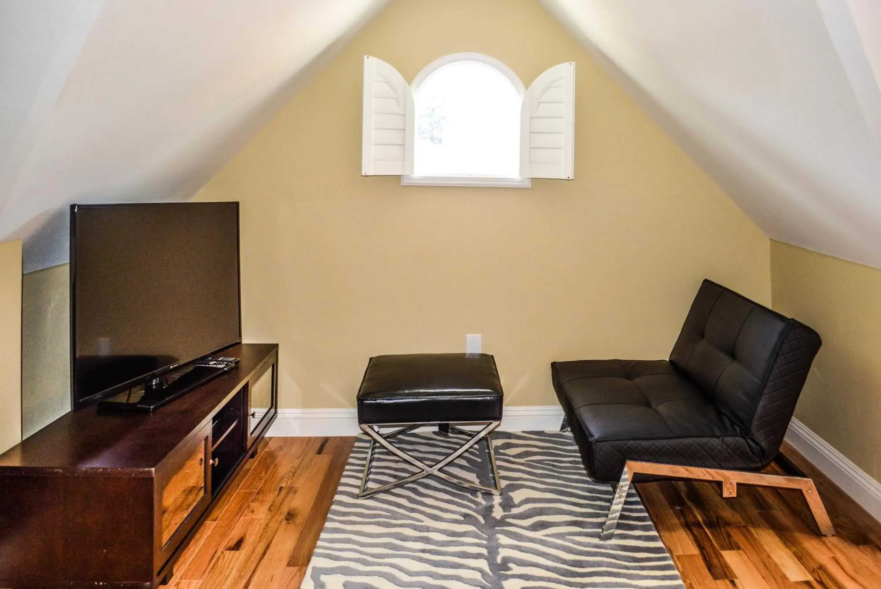 Living room in Rio Vista Inn & Suites Santa Cruz Living room in Rio Vista Inn & Suites Santa Cruz