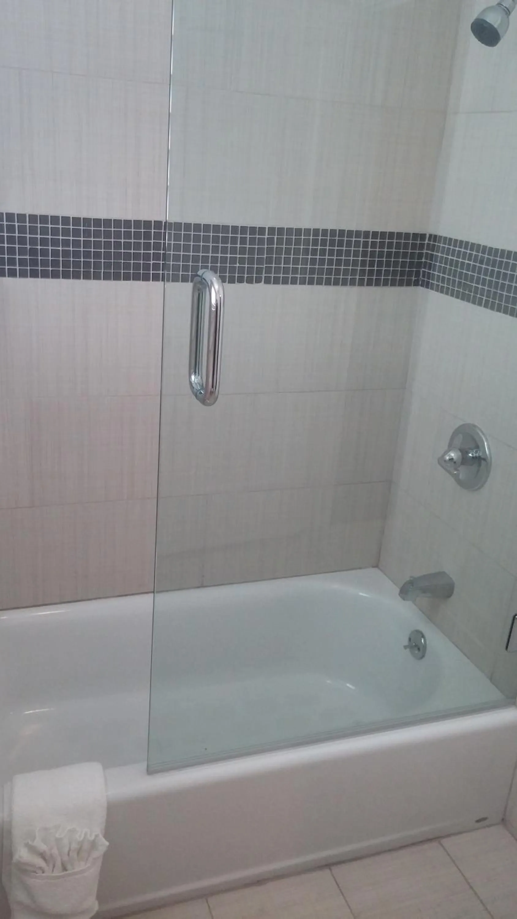 Bathroom in Rio Vista Inn & Suites Santa Cruz