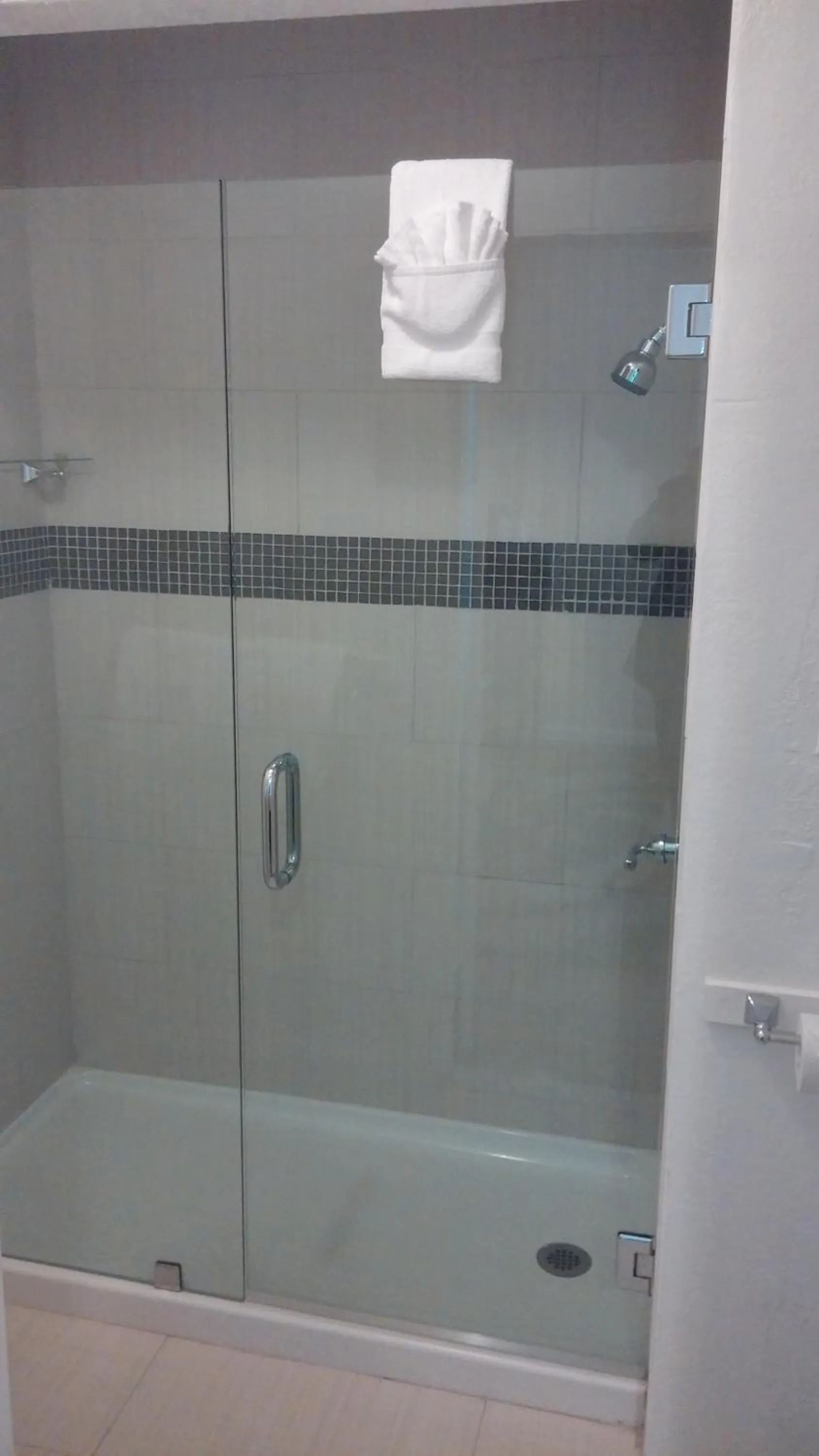 Bathroom in Rio Vista Inn & Suites Santa Cruz