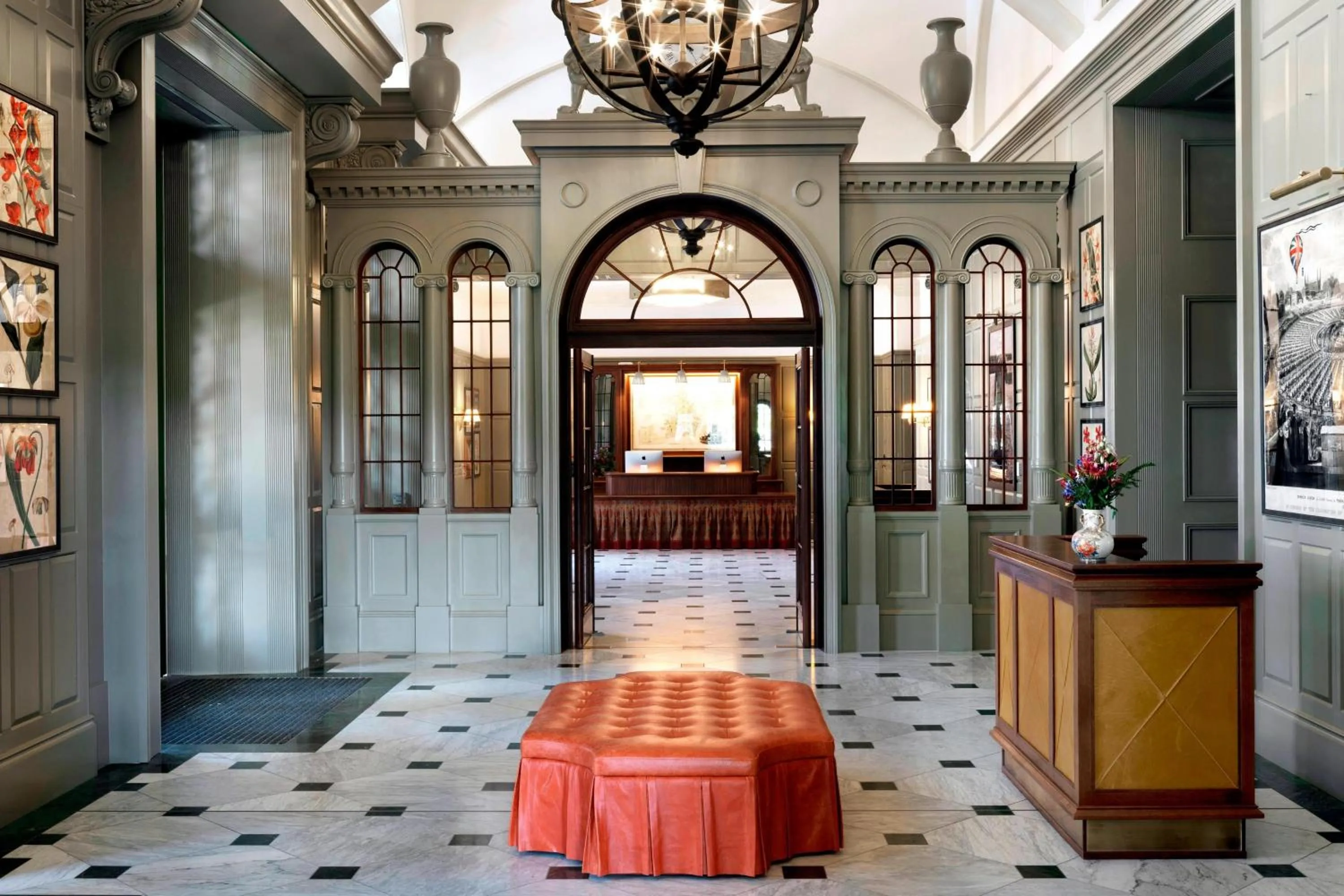 Other in University Arms, Autograph Collection