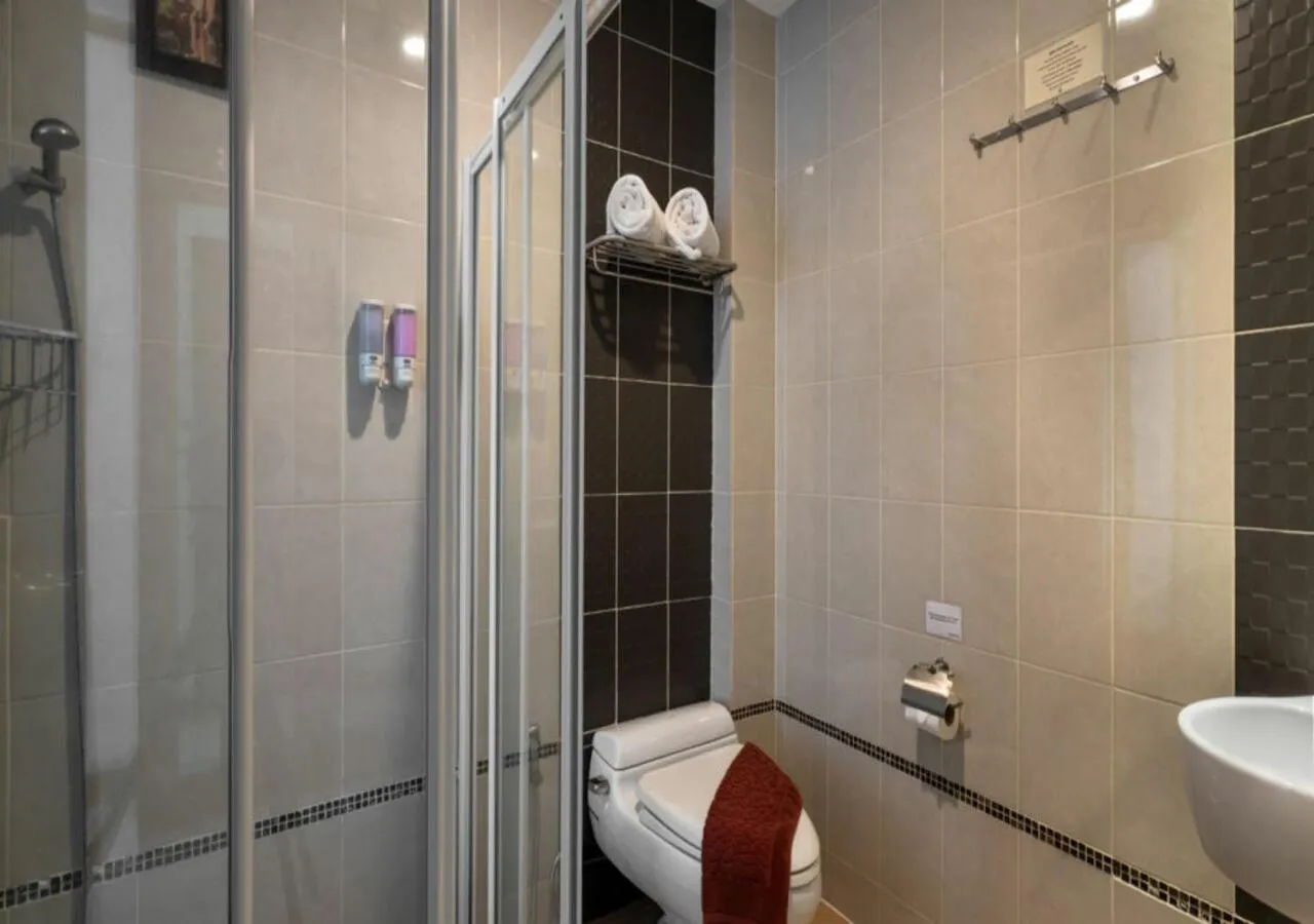 Bathroom in Lee Chiang Hotel