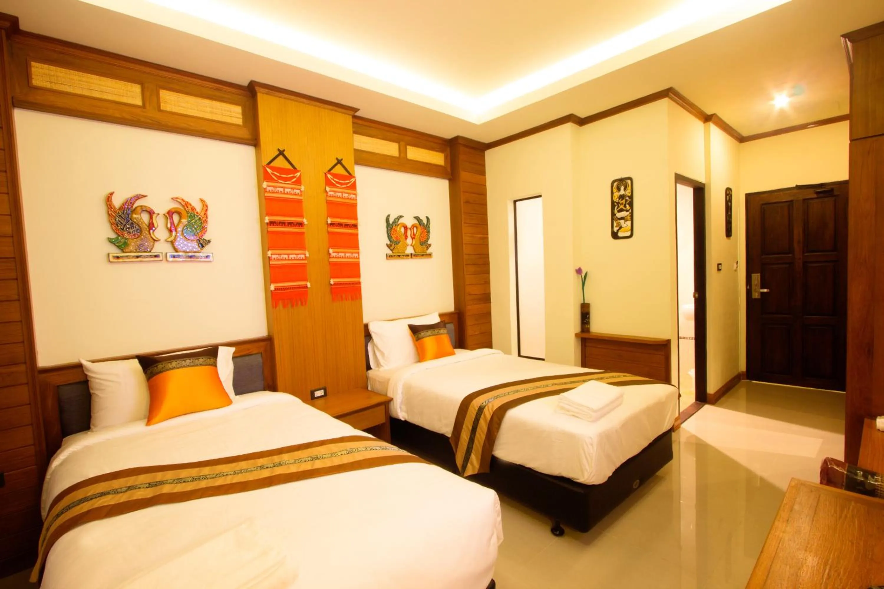 Photo of the whole room, Bed in Lee Chiang Hotel