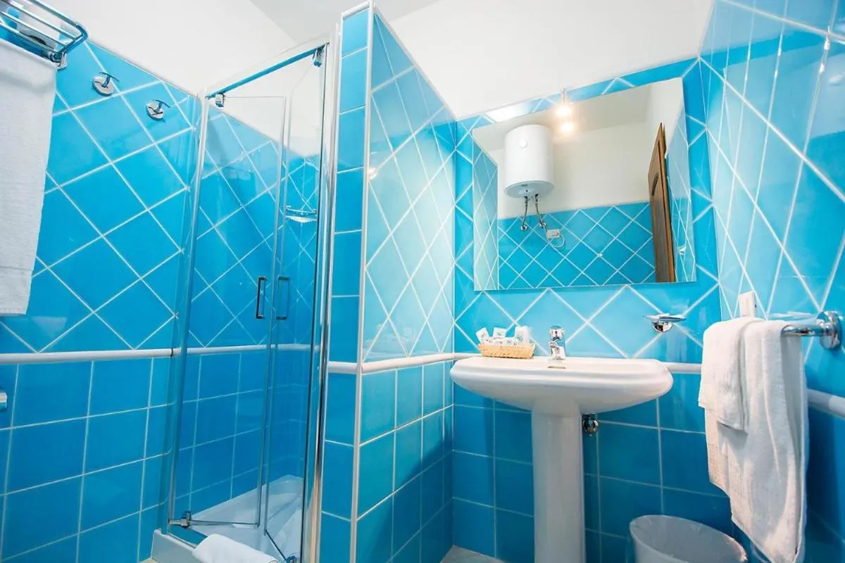 Shower in Relaxing Le Residenze del Maria Rosaria no2210 sleeps 3 persons
