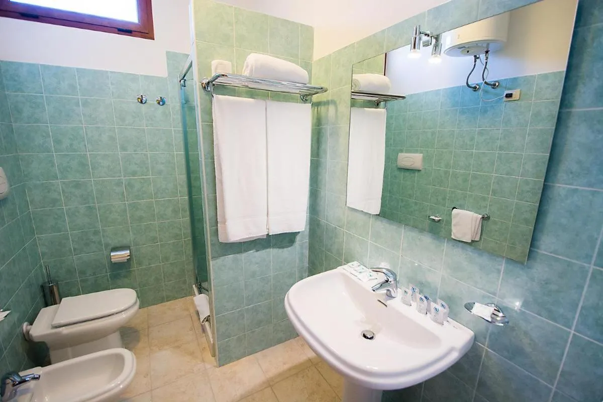 Shower in Relaxing Le Residenze del Maria Rosaria no2210 sleeps 3 persons