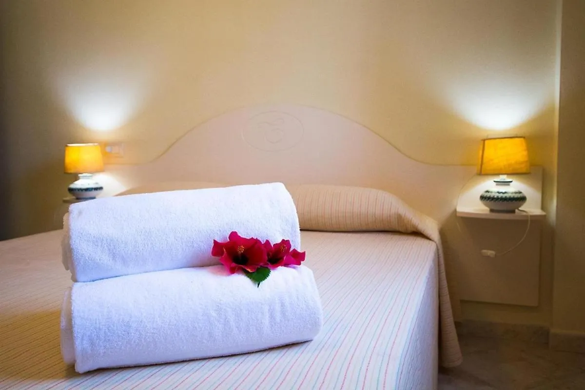 Bedroom, Bed in Relaxing Le Residenze del Maria Rosaria no2210 sleeps 3 persons