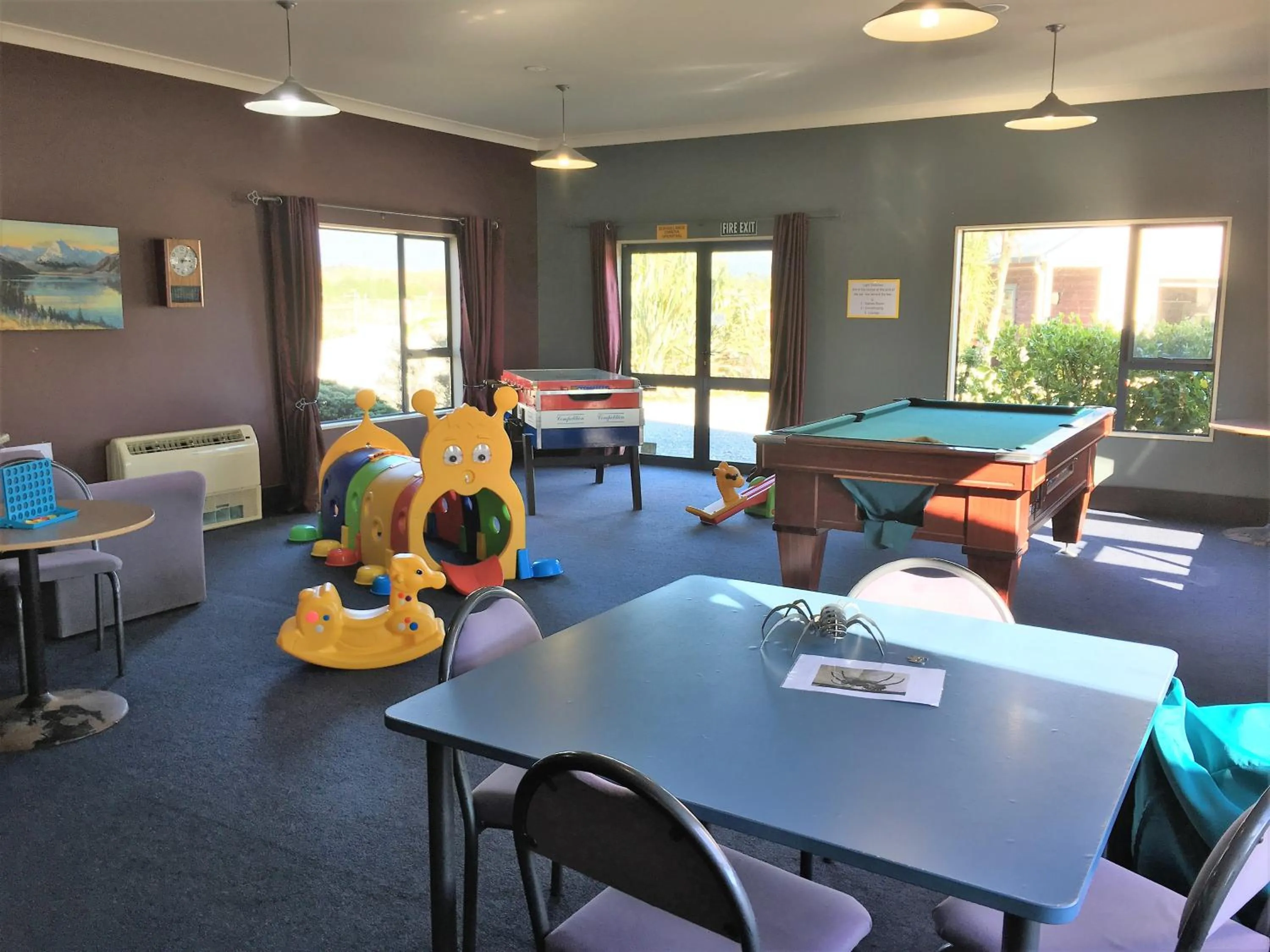 Billiard in Haast River Motels & Holiday Park