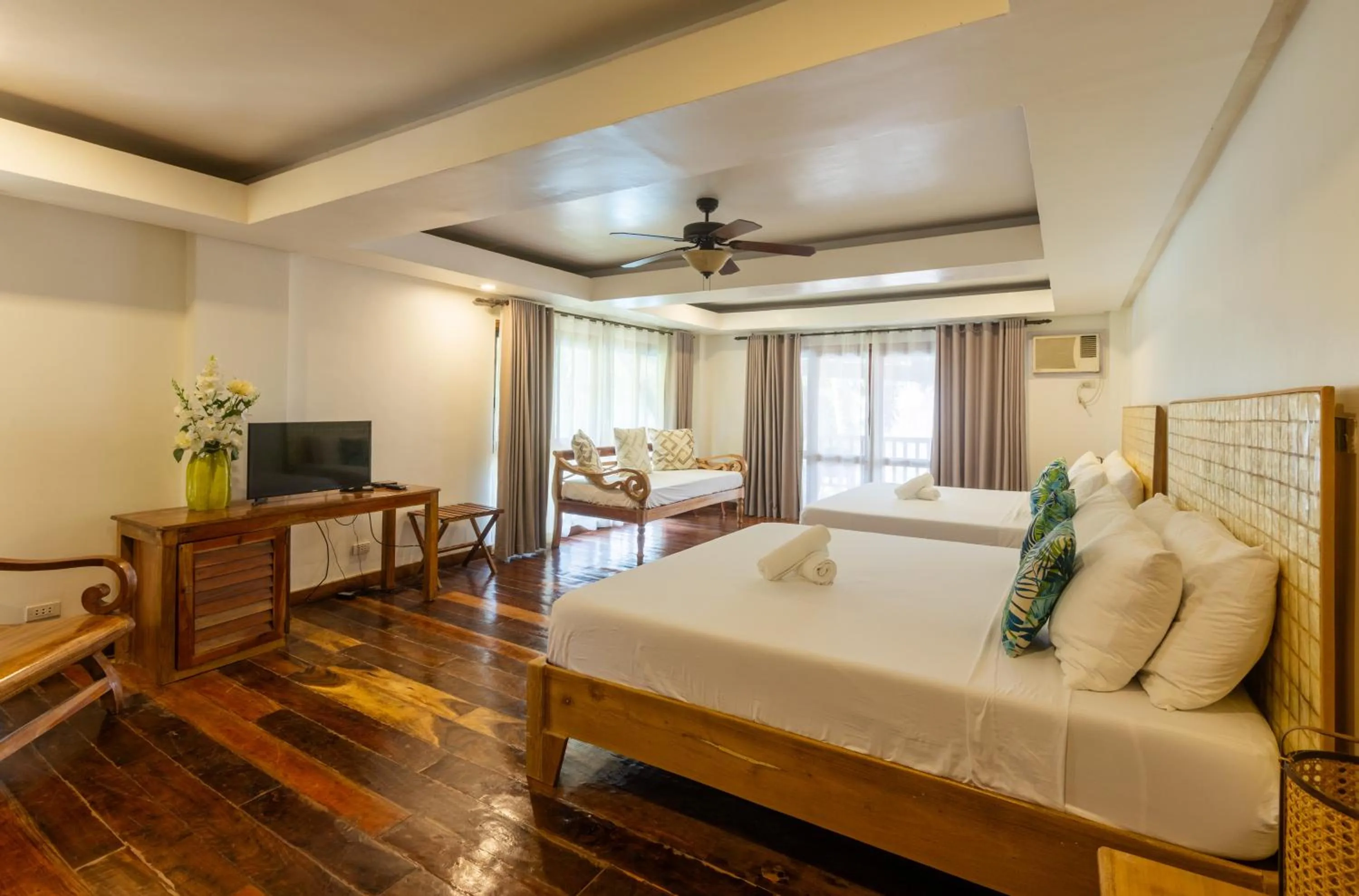 Bed in Nabulao Beach Resort