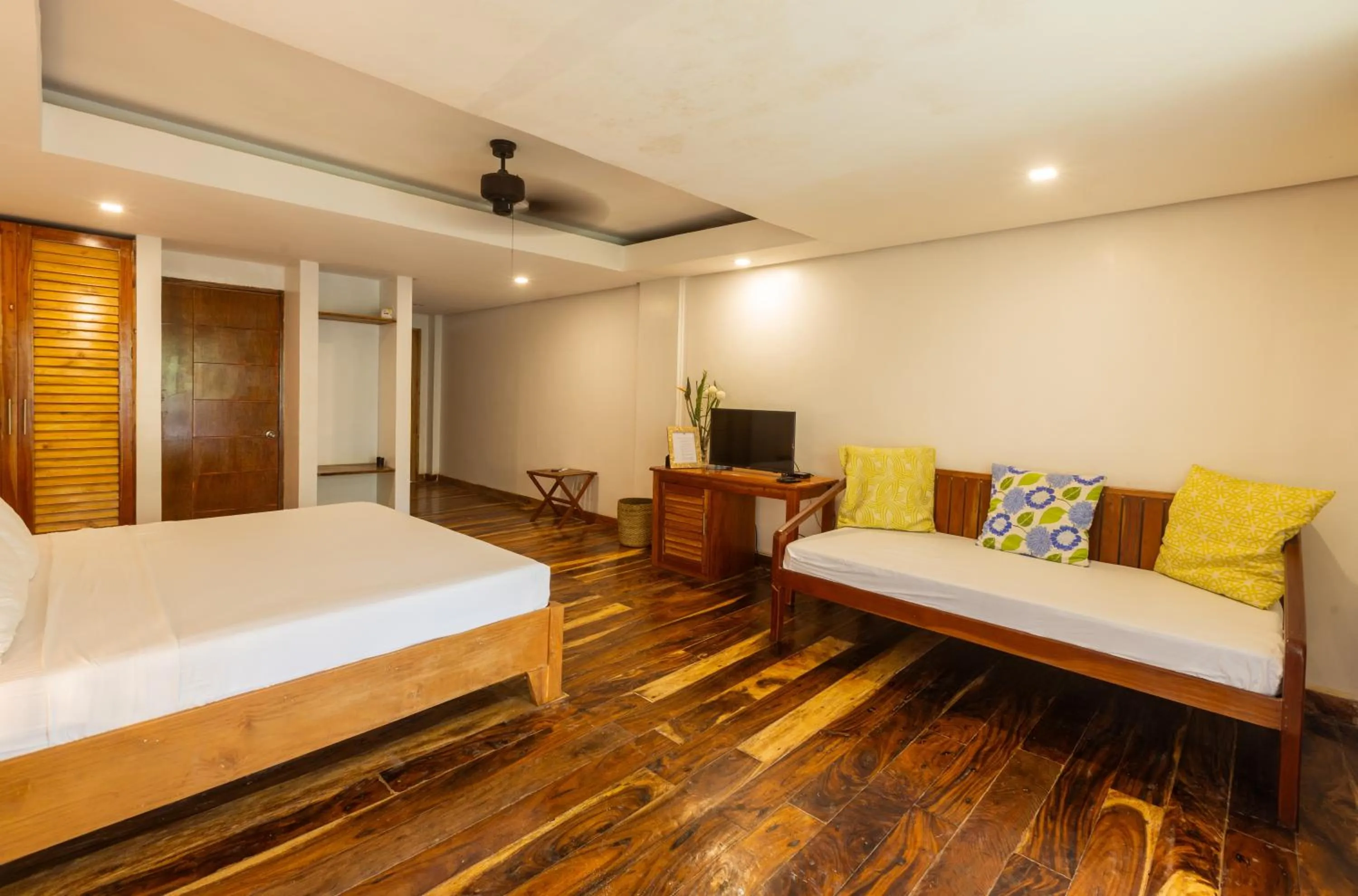 Bed in Nabulao Beach Resort