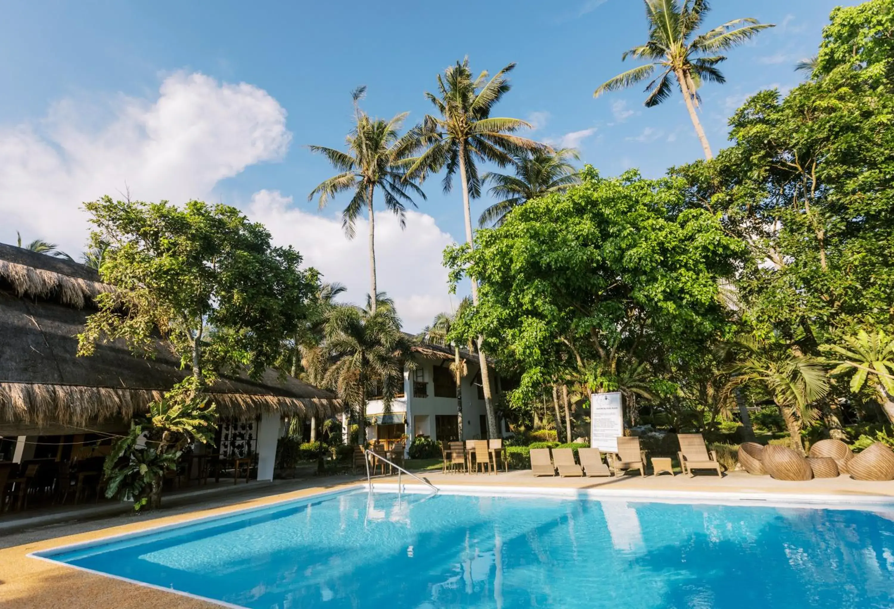 Swimming pool in Nabulao Beach Resort Swimming pool in Nabulao Beach Resort