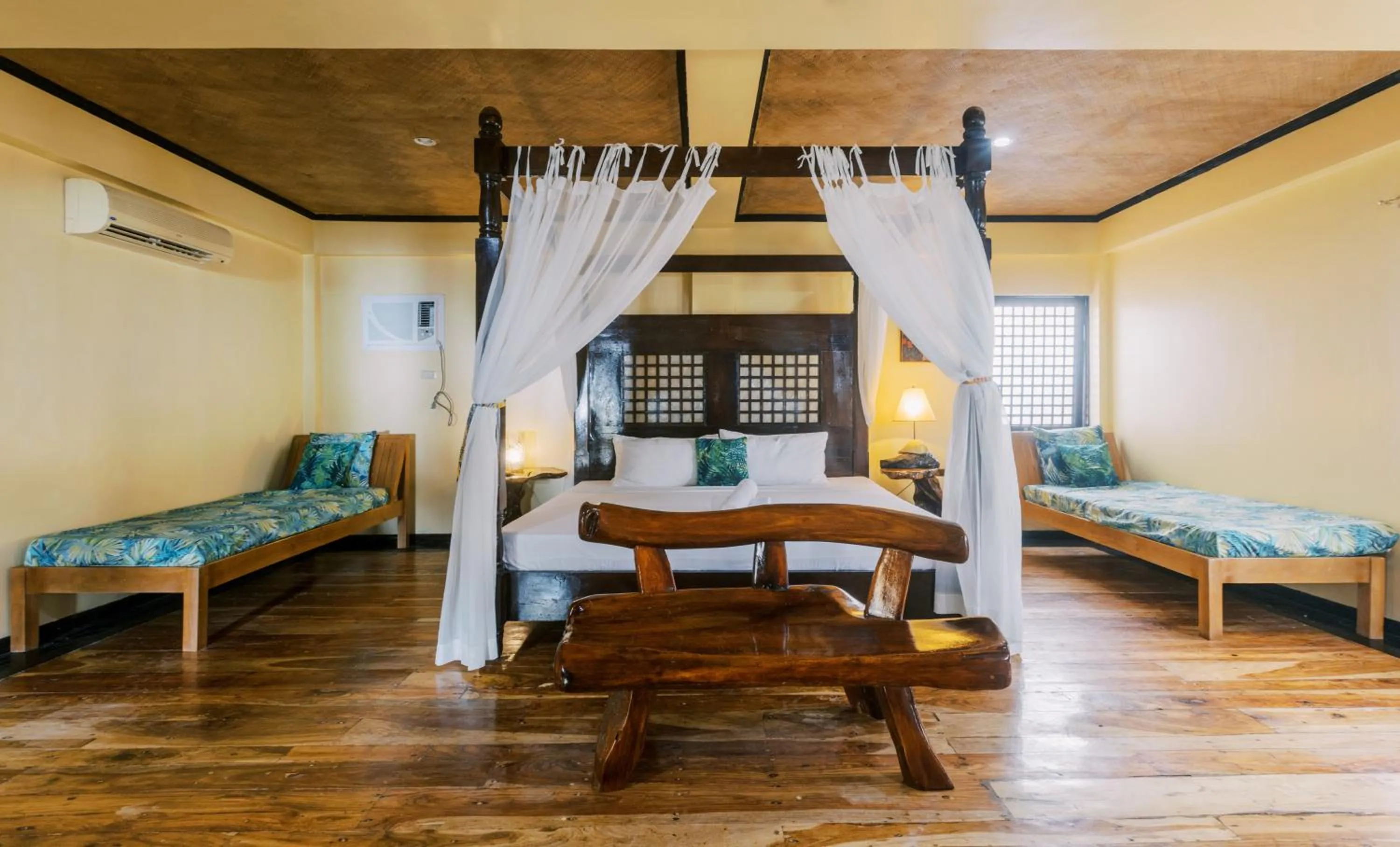 Bed in Nabulao Beach Resort