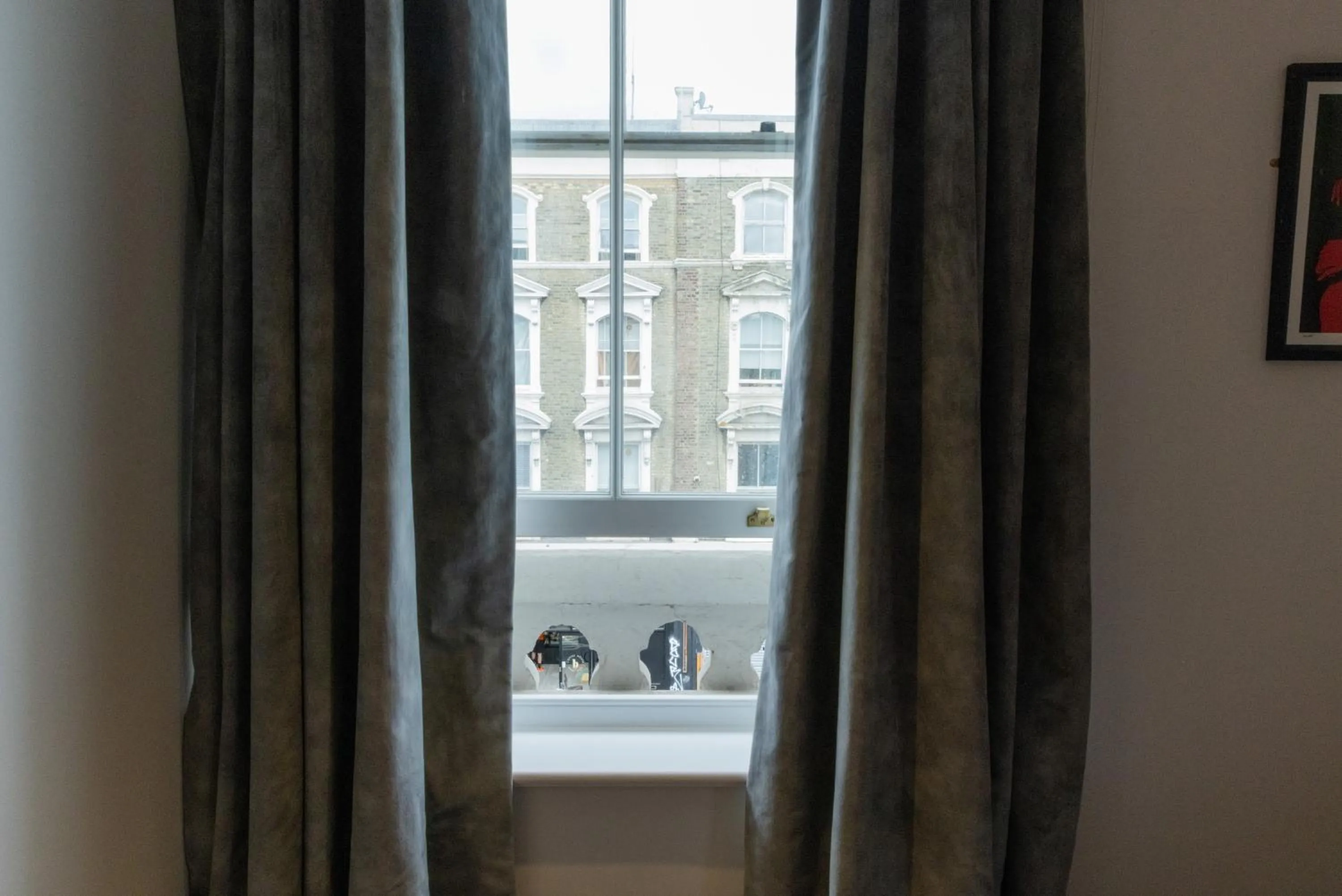 THE KNIGHT OF NOTTINGHILL