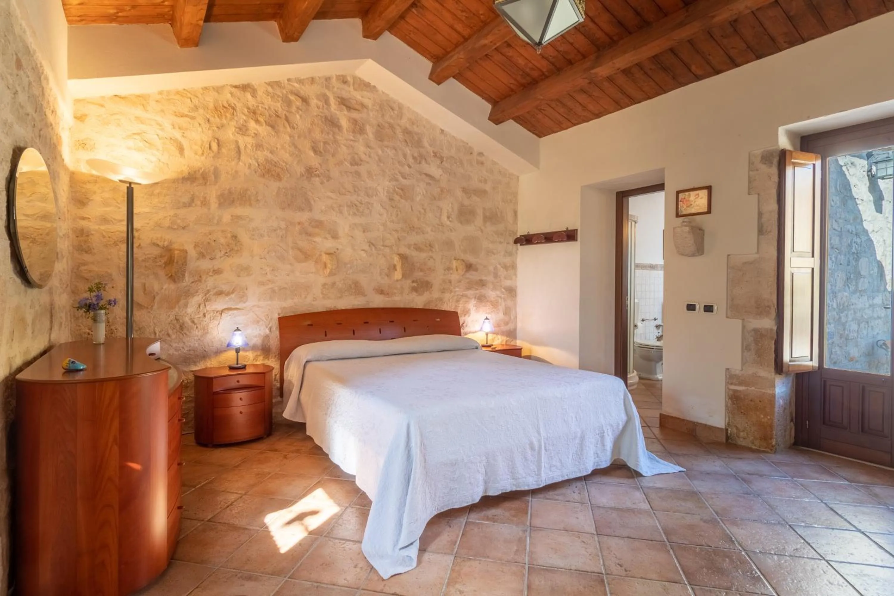 Property building, Bed in Il Flauto Magico