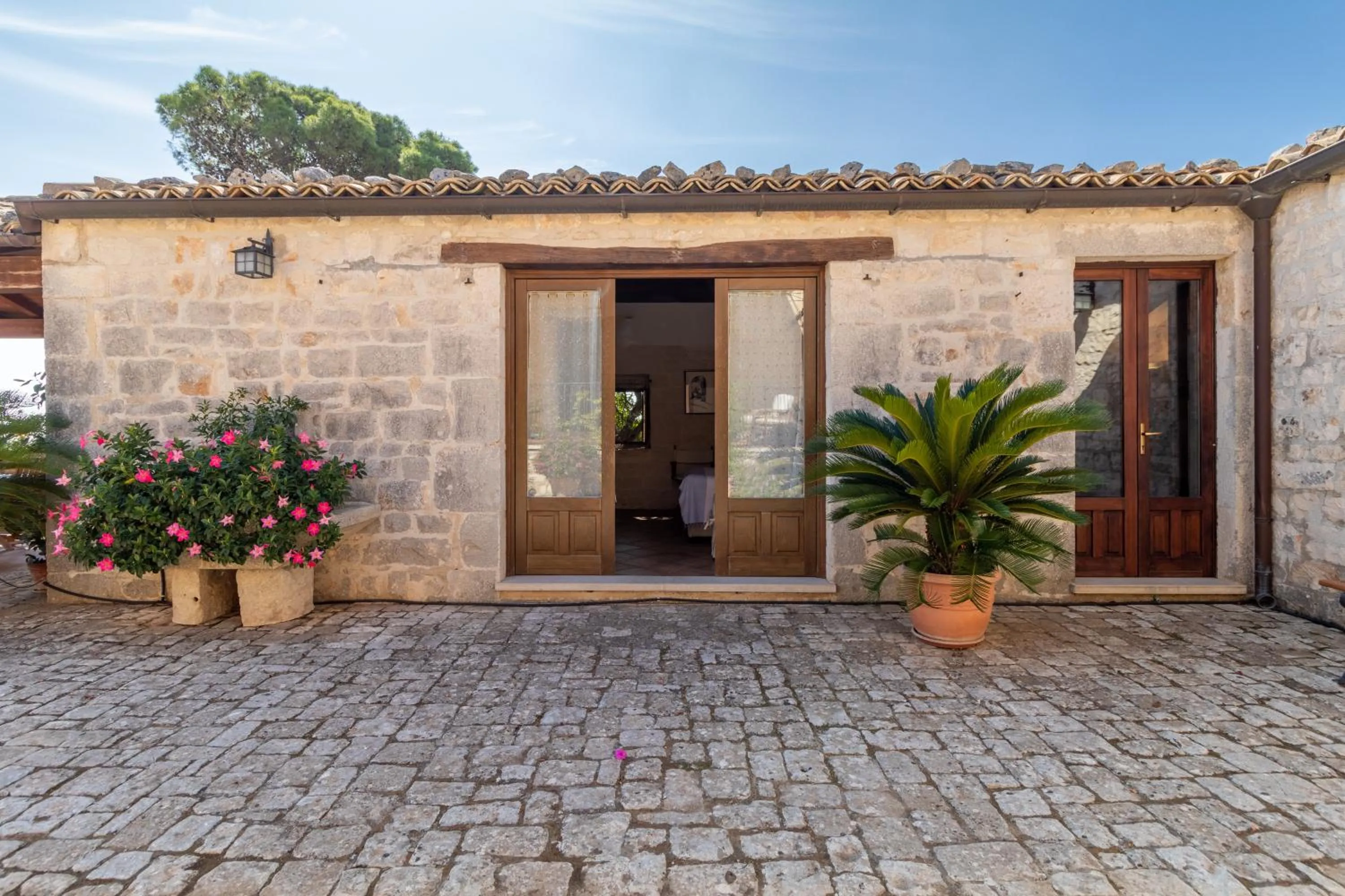 Property building in Il Flauto Magico