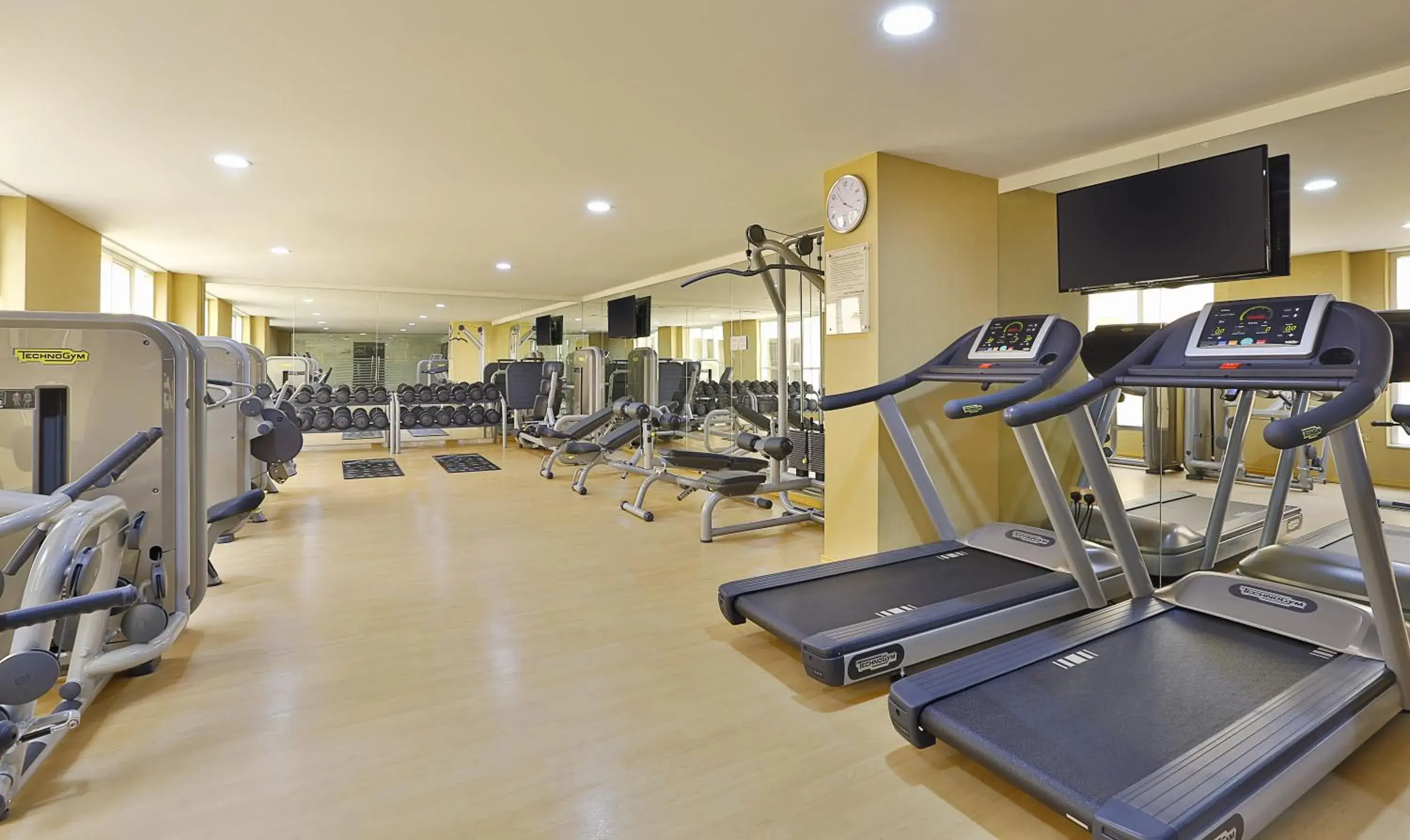 Fitness centre/facilities in Gateway Hotel Fitness centre/facilities in Gateway Hotel