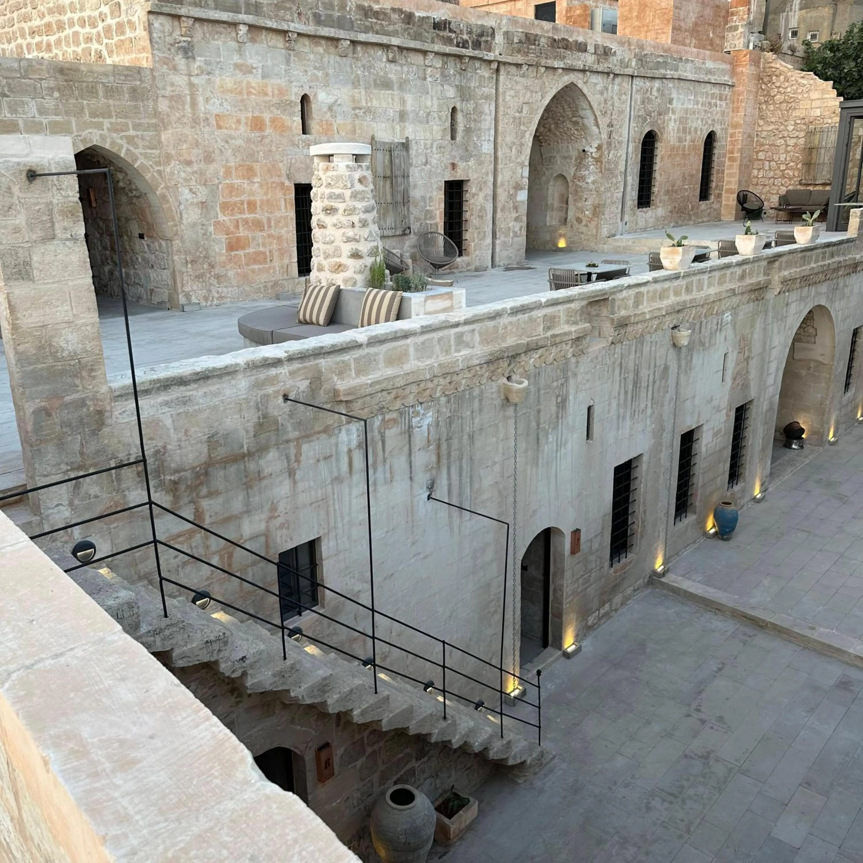 Property building in Mirsoum Han