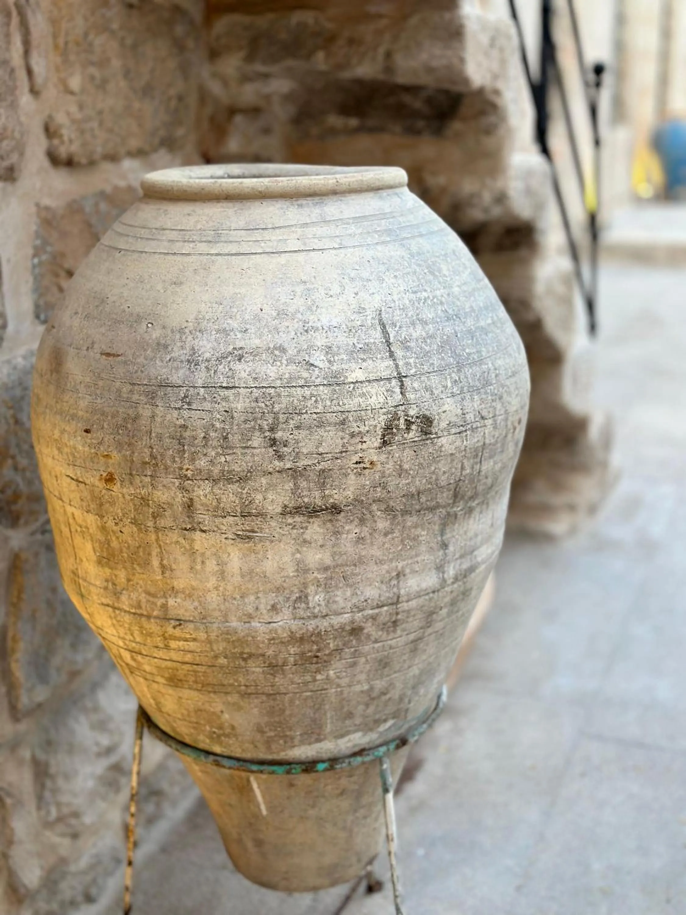 Decorative detail in Mirsoum Han