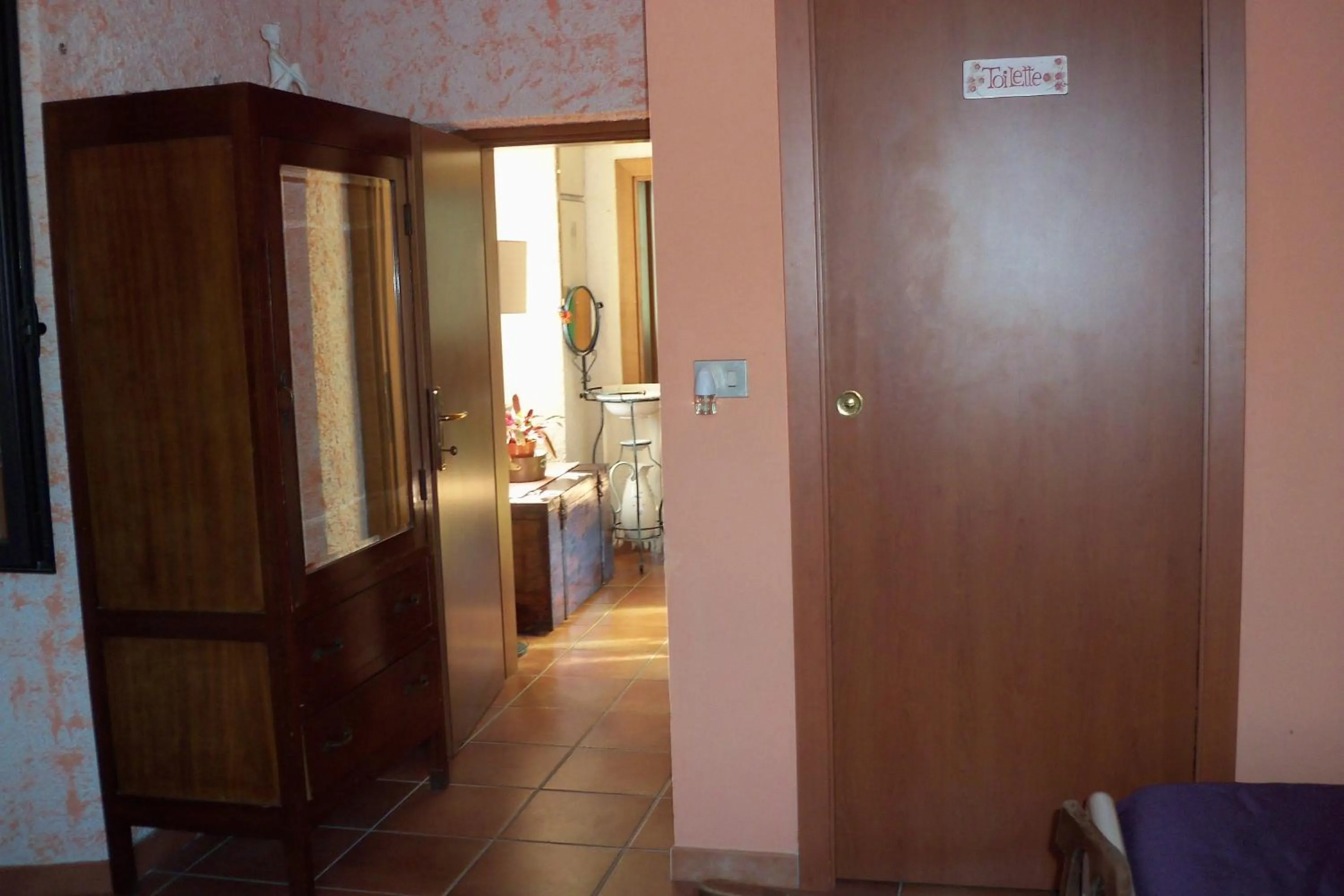 Photo of the whole room in Borgoeden