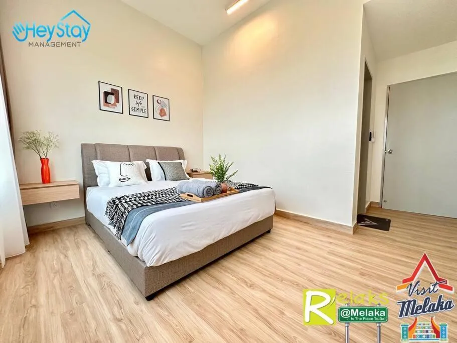 Bed in Amber Cove Impression City By Heystay Management