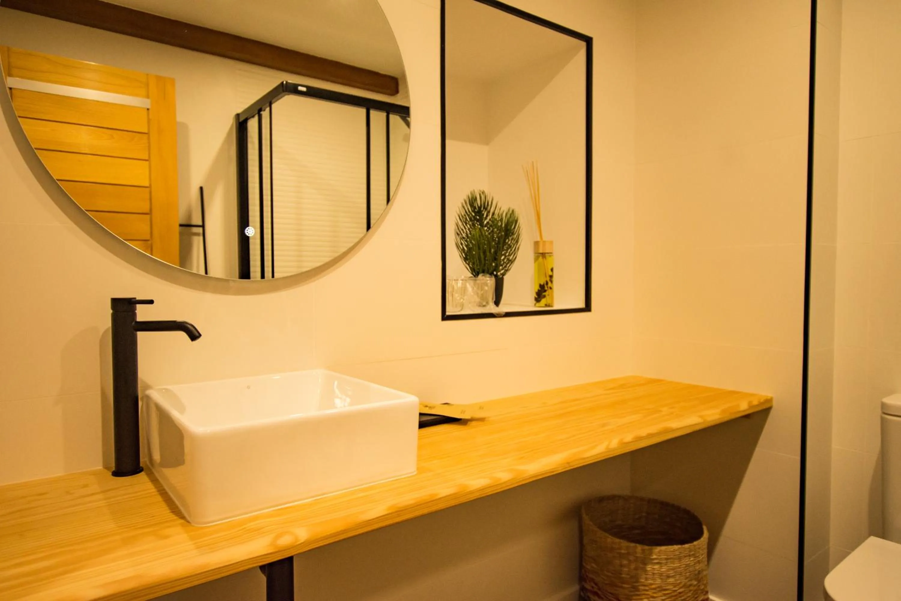 Bathroom in hostal Nomade Santiago