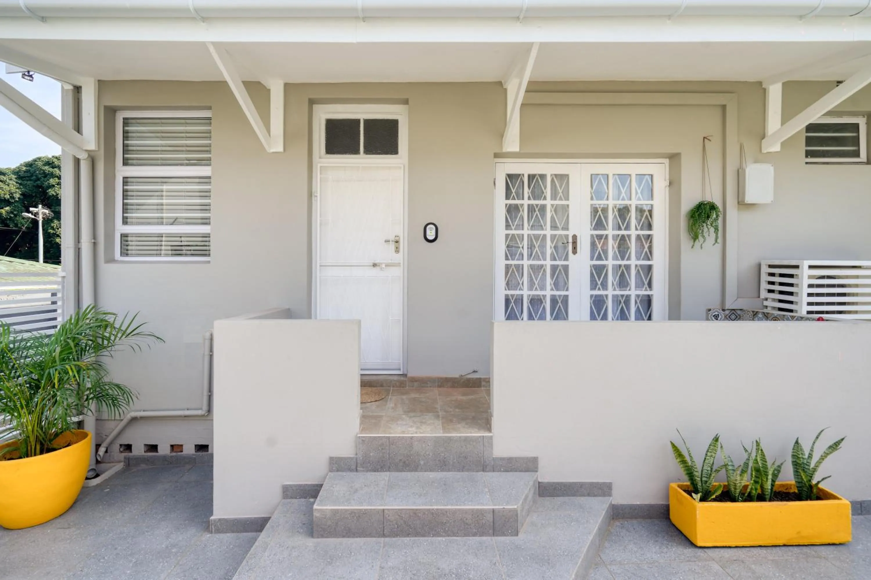 One-Bedroom Apartment in Hampton Collection - Contemporary 3 Sleeper Serviced Apartment with Pool