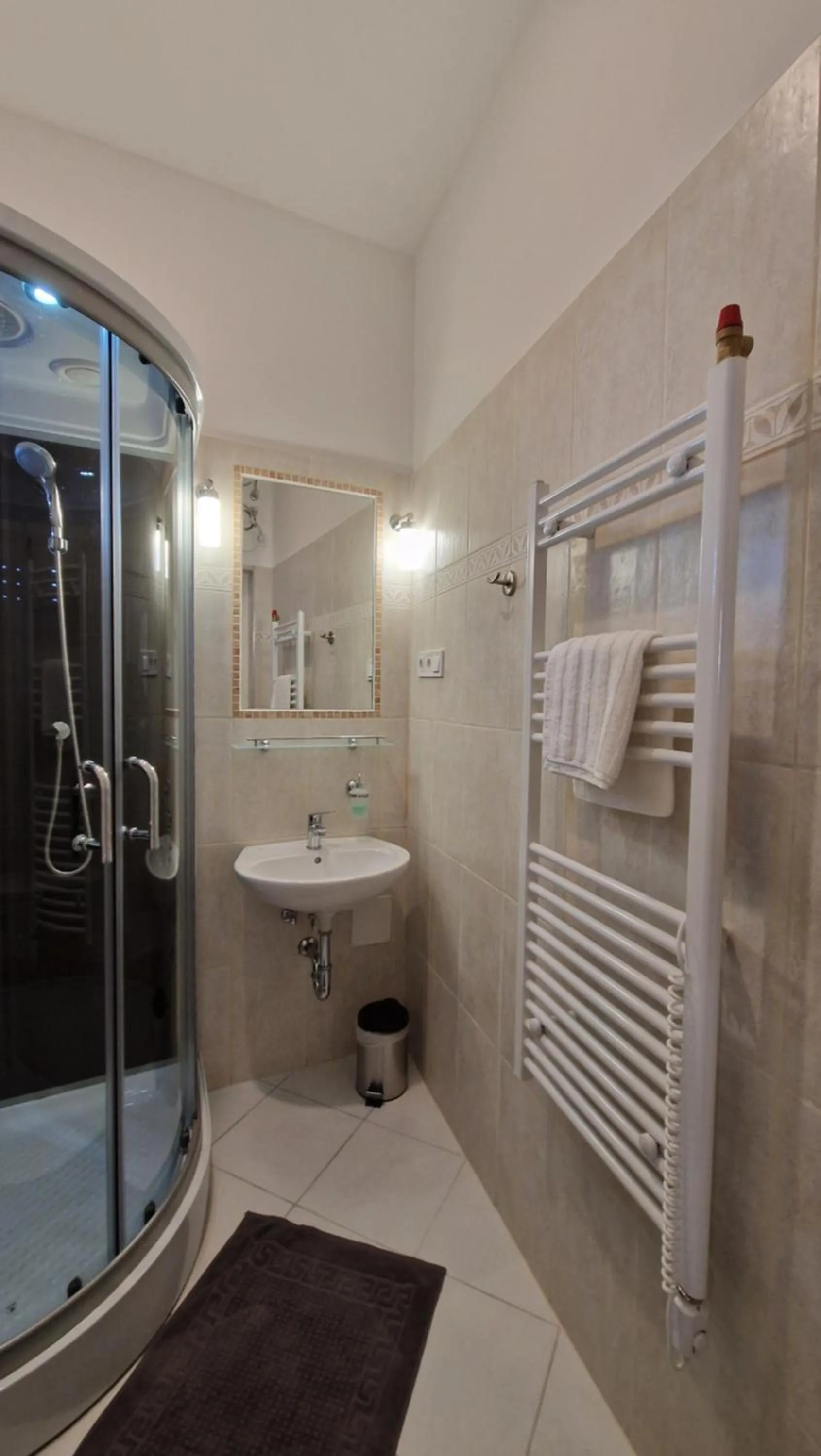 Bathroom in Red Lion Pub & Apartments Szentendre