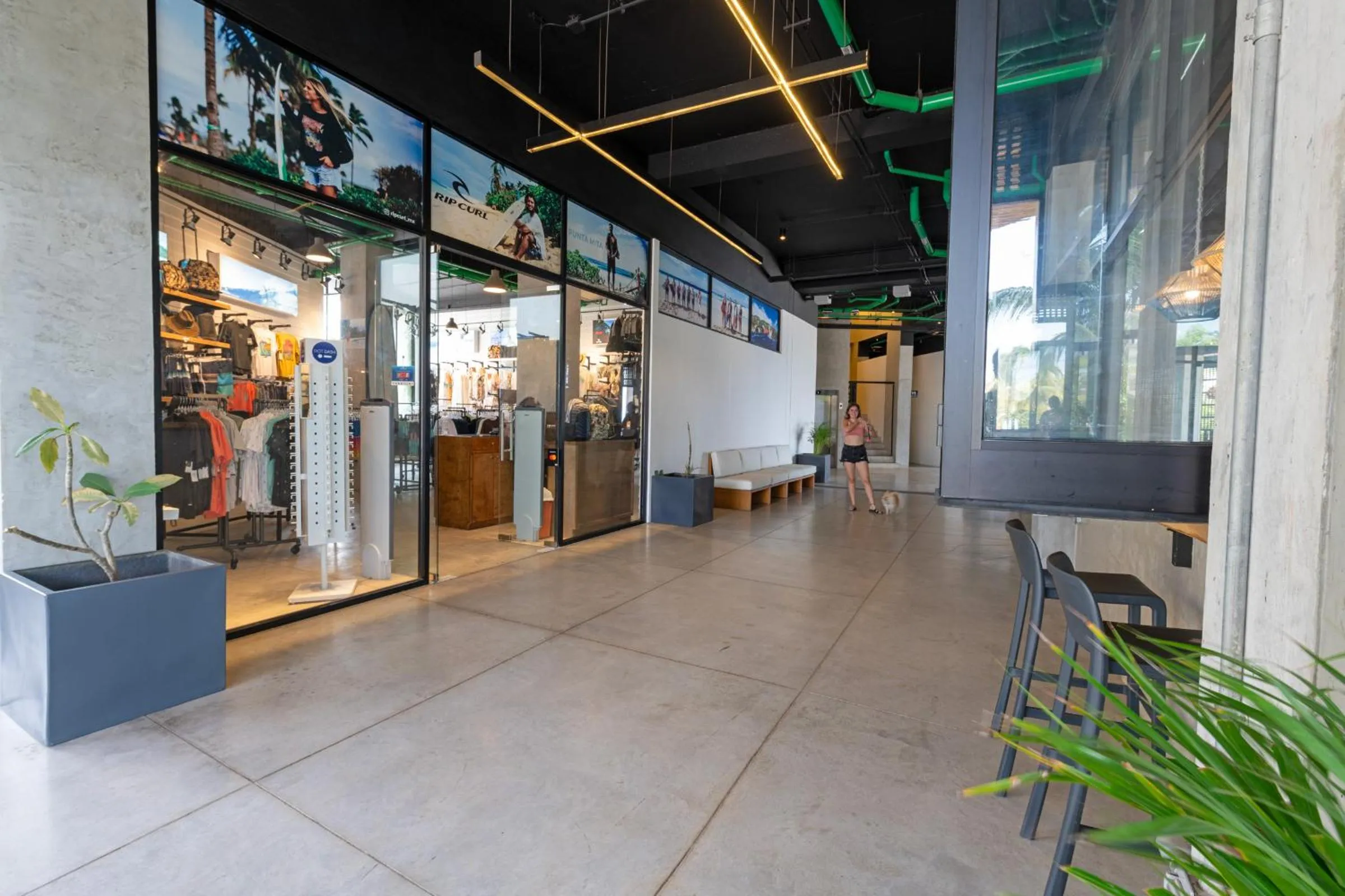 On-site shops in Ancora Punta Mita