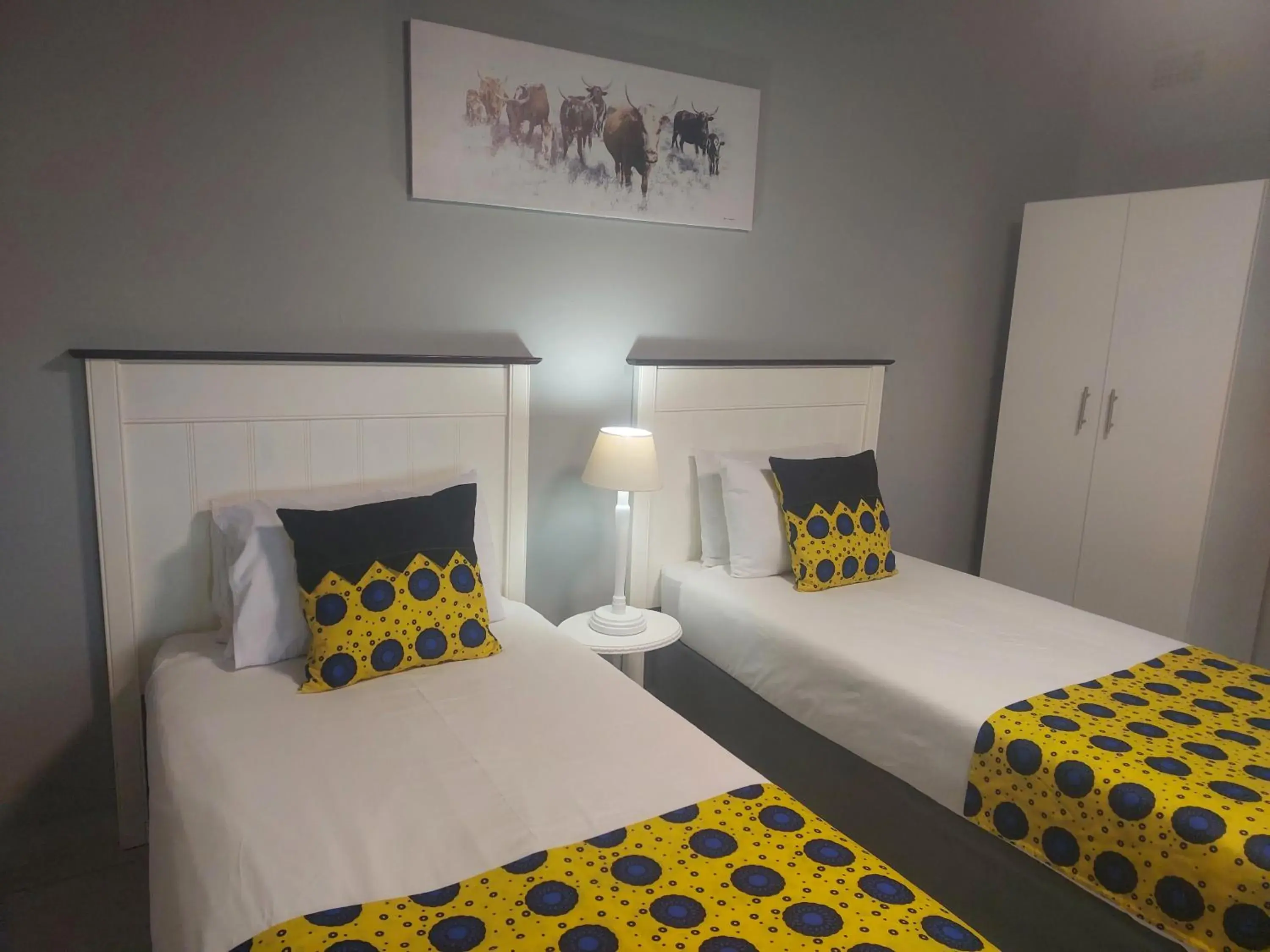 Budget Twin Room in Fairway Guest Lodge Budget Twin Room in Fairway Guest Lodge