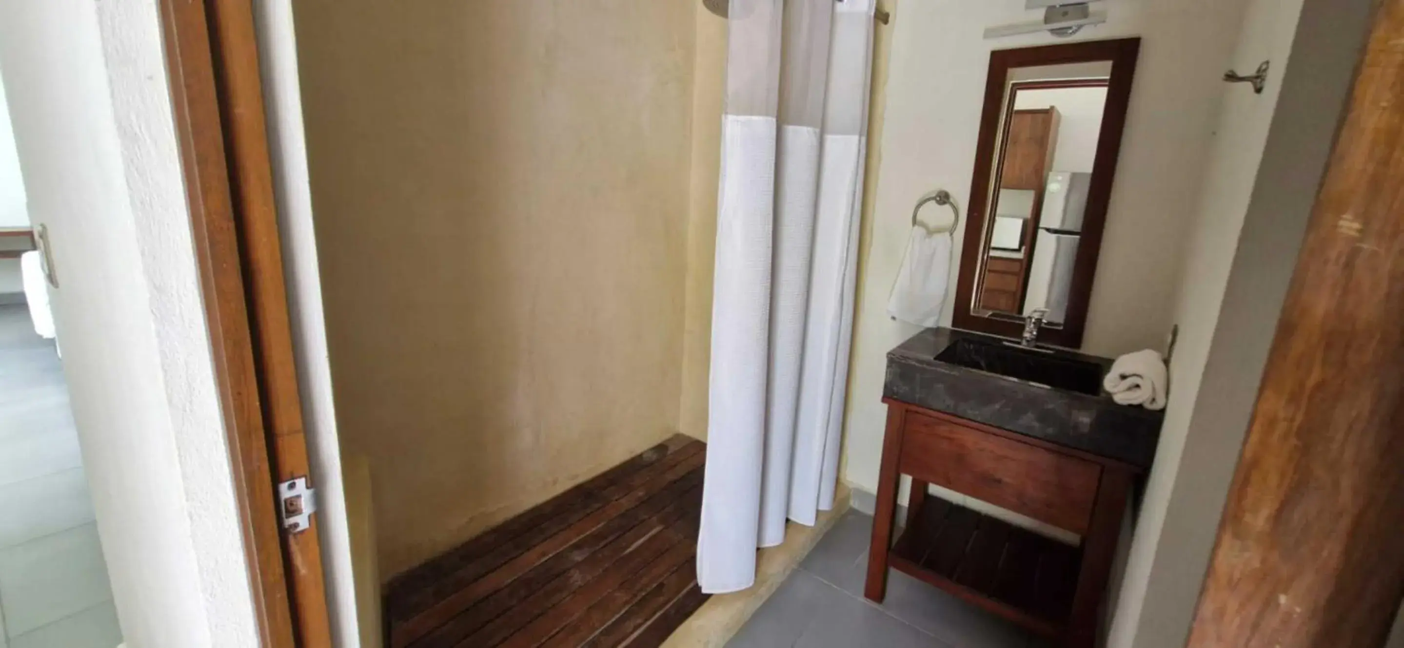 Bathroom in Deluxe Apartments Azure Bathroom in Deluxe Apartments Azure