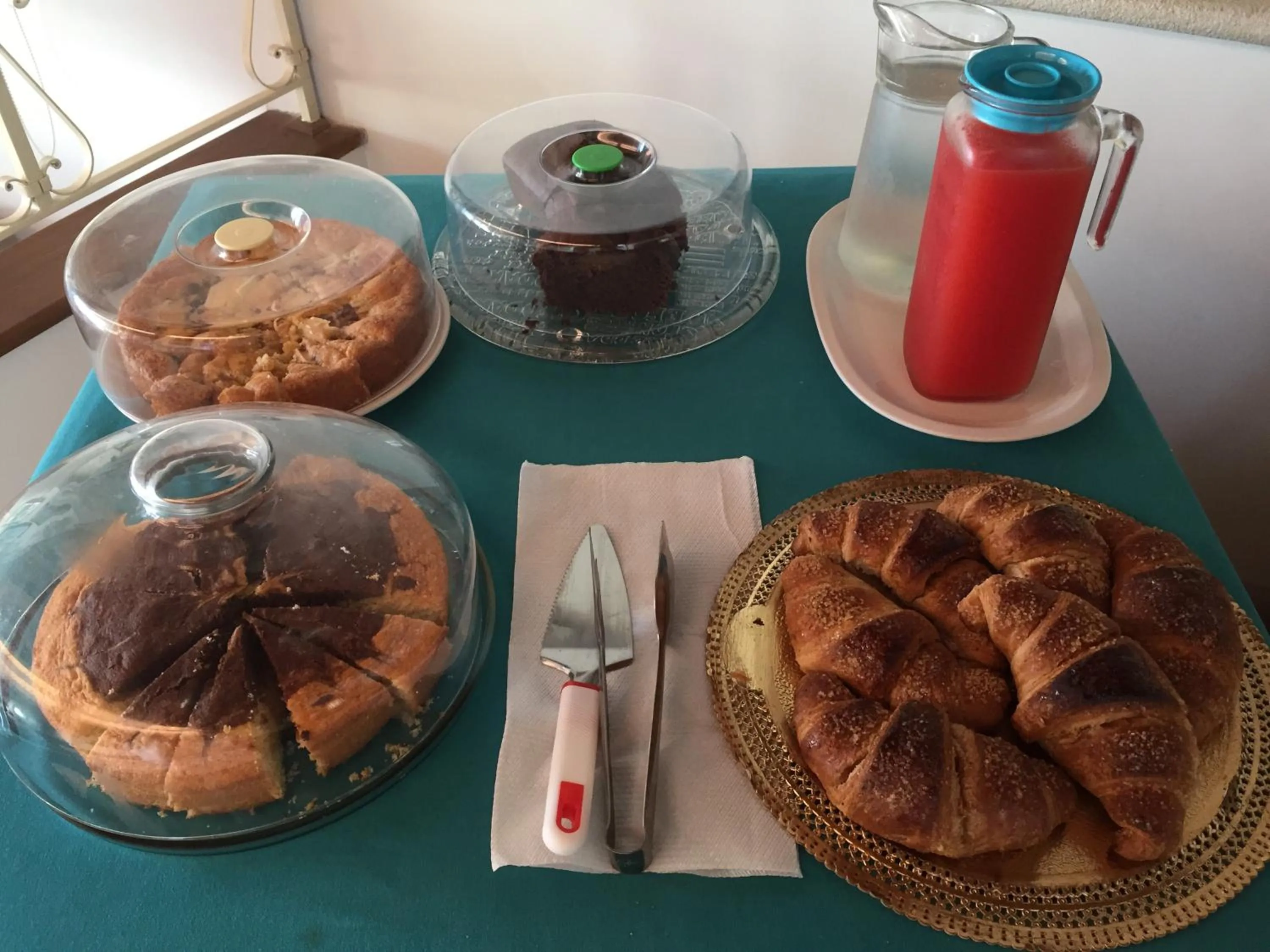 Italian breakfast in B&B Relais Del Senatore