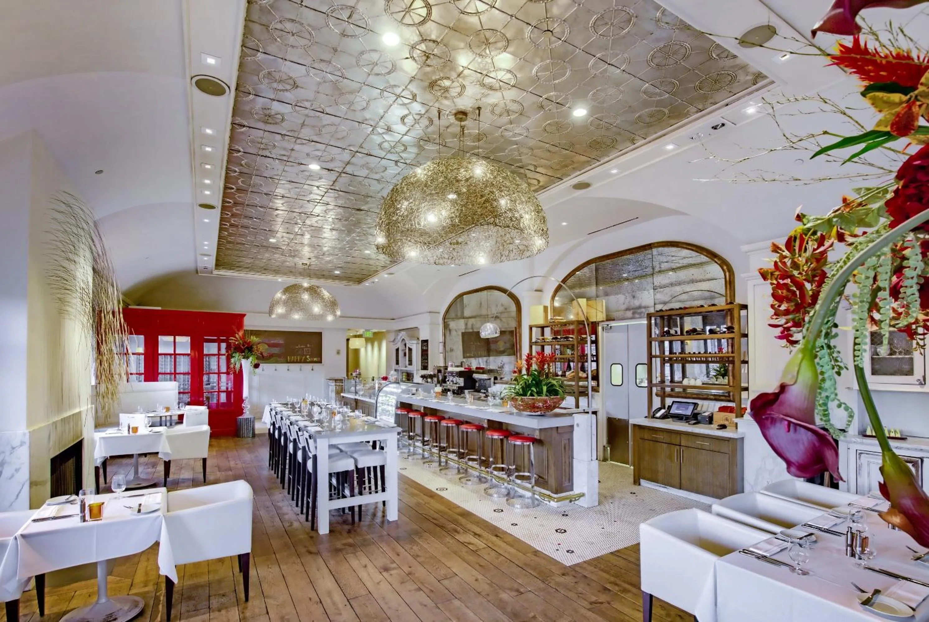 Restaurant/places to eat in The H Hotel