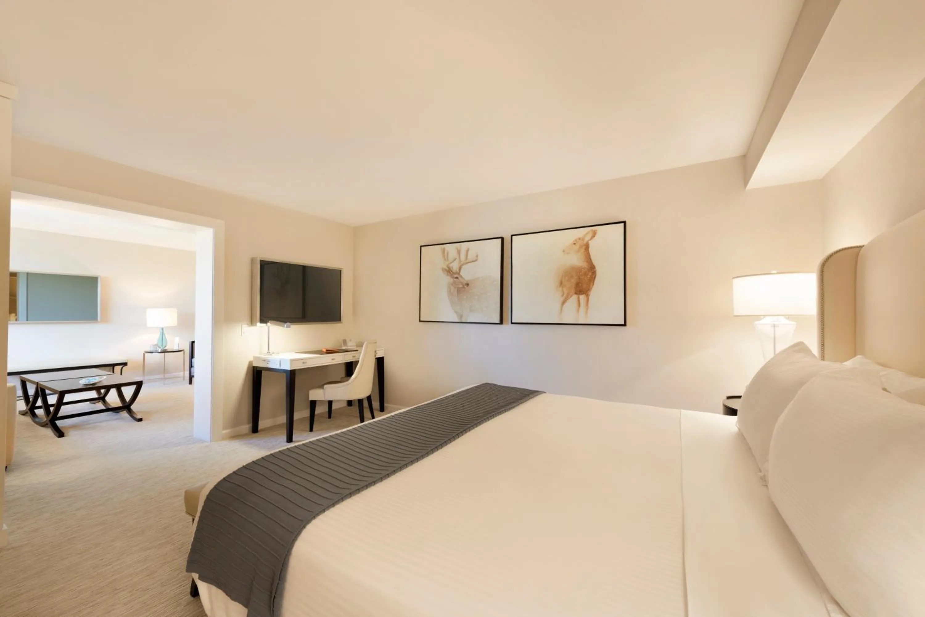 Bedroom, Bed in The H Hotel