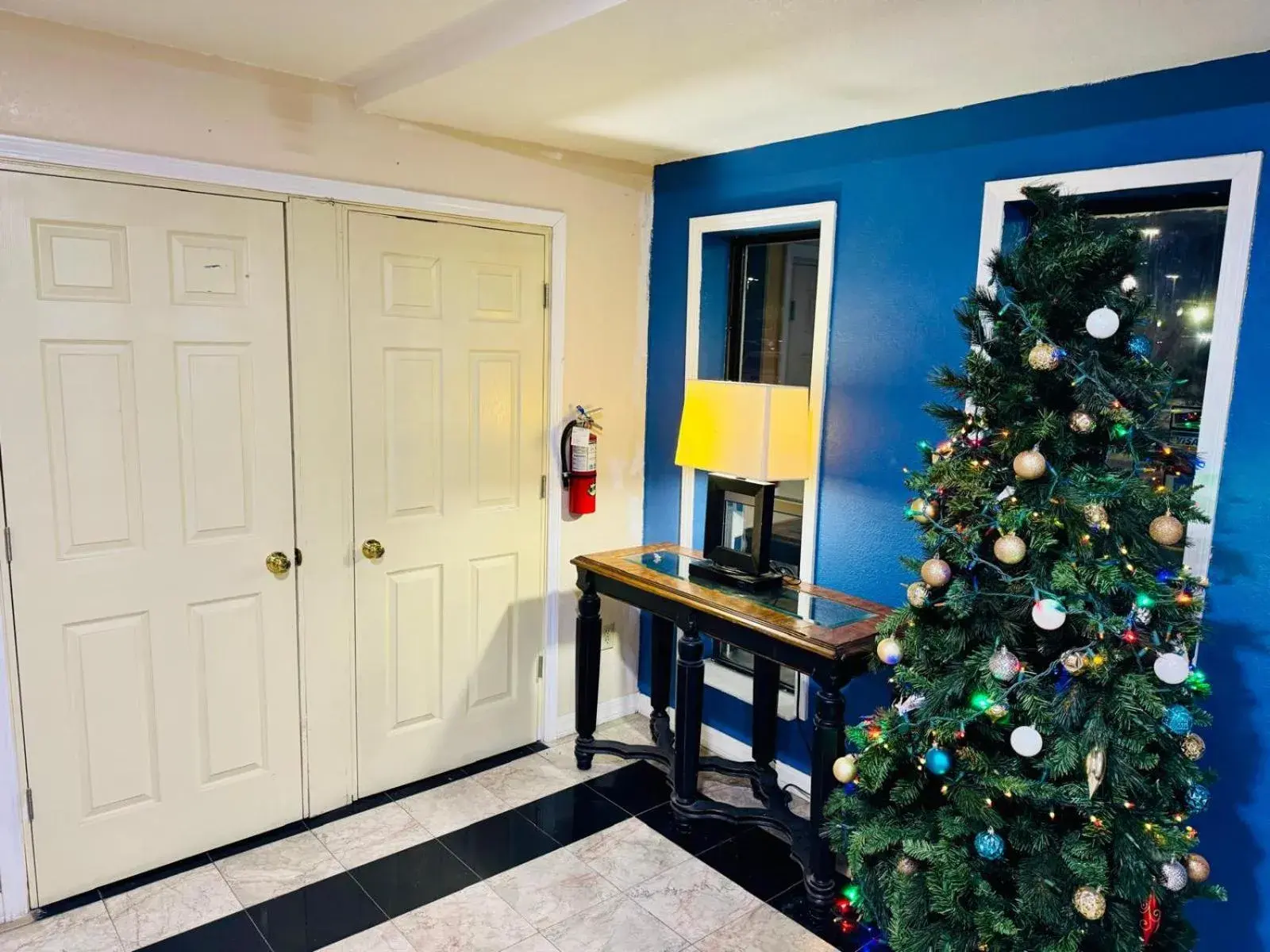 Property building in Express inn Junction city Property building in Express inn Junction city