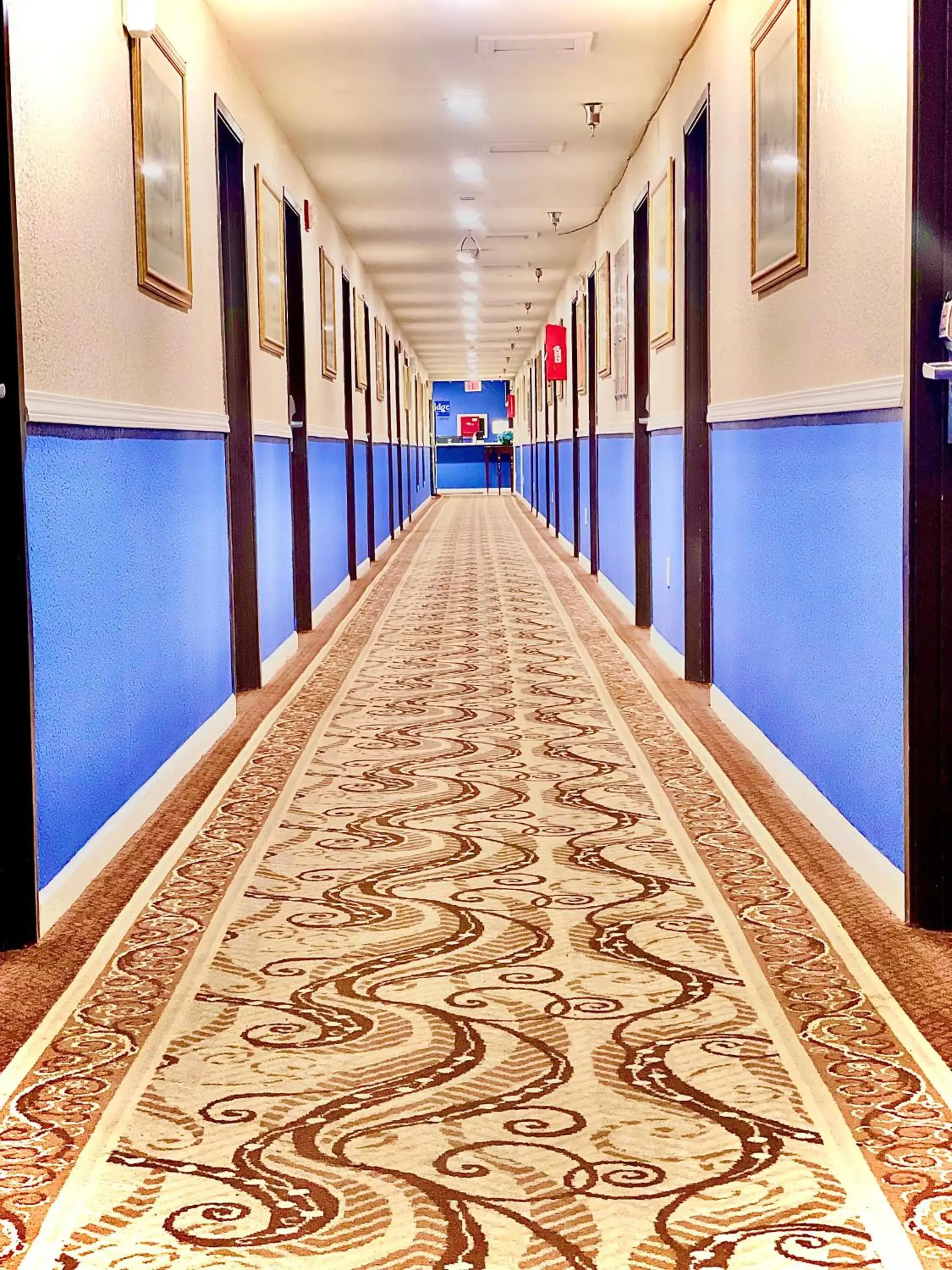 Property building in Express inn Junction city Property building in Express inn Junction city