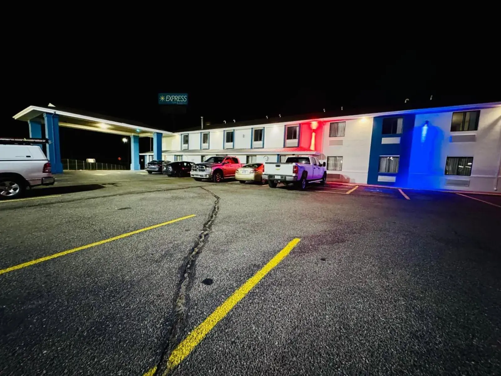 Property building in Express inn Junction city Property building in Express inn Junction city