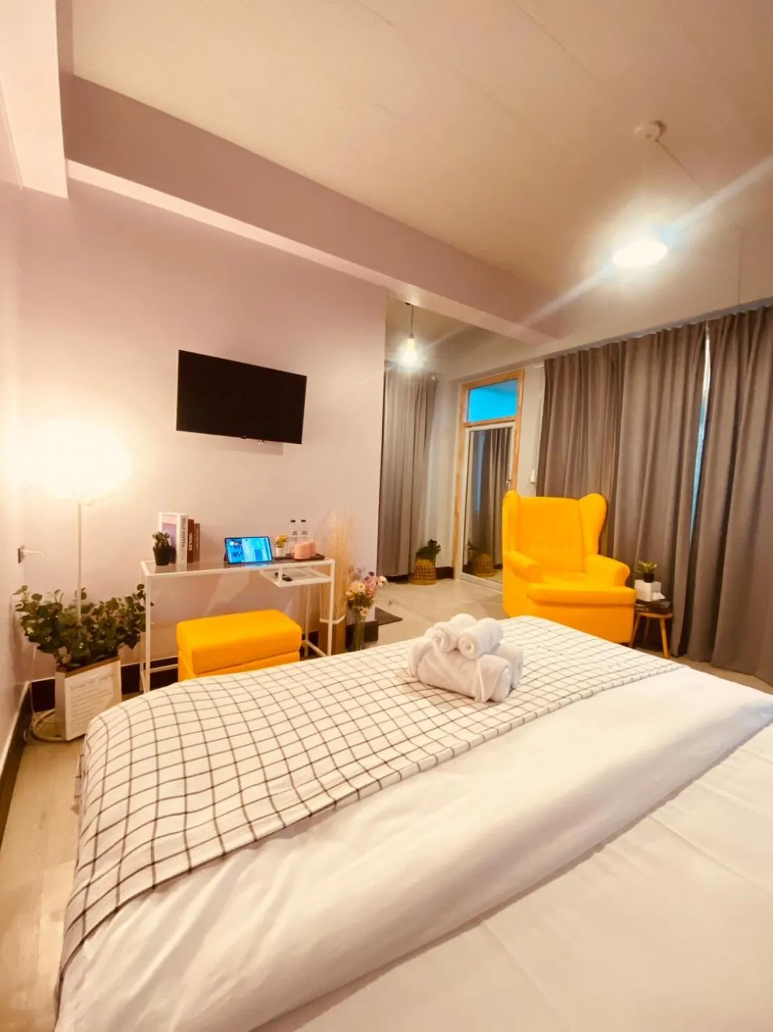 Bed in Triple J hotel Trang