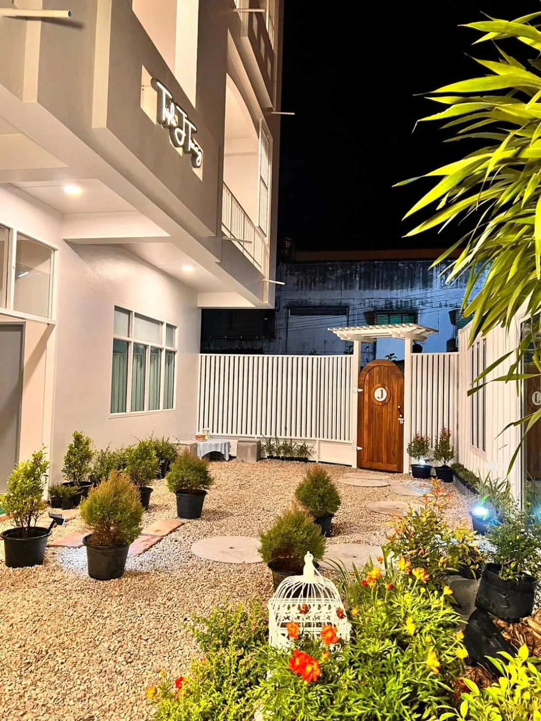 Garden in Triple J hotel Trang