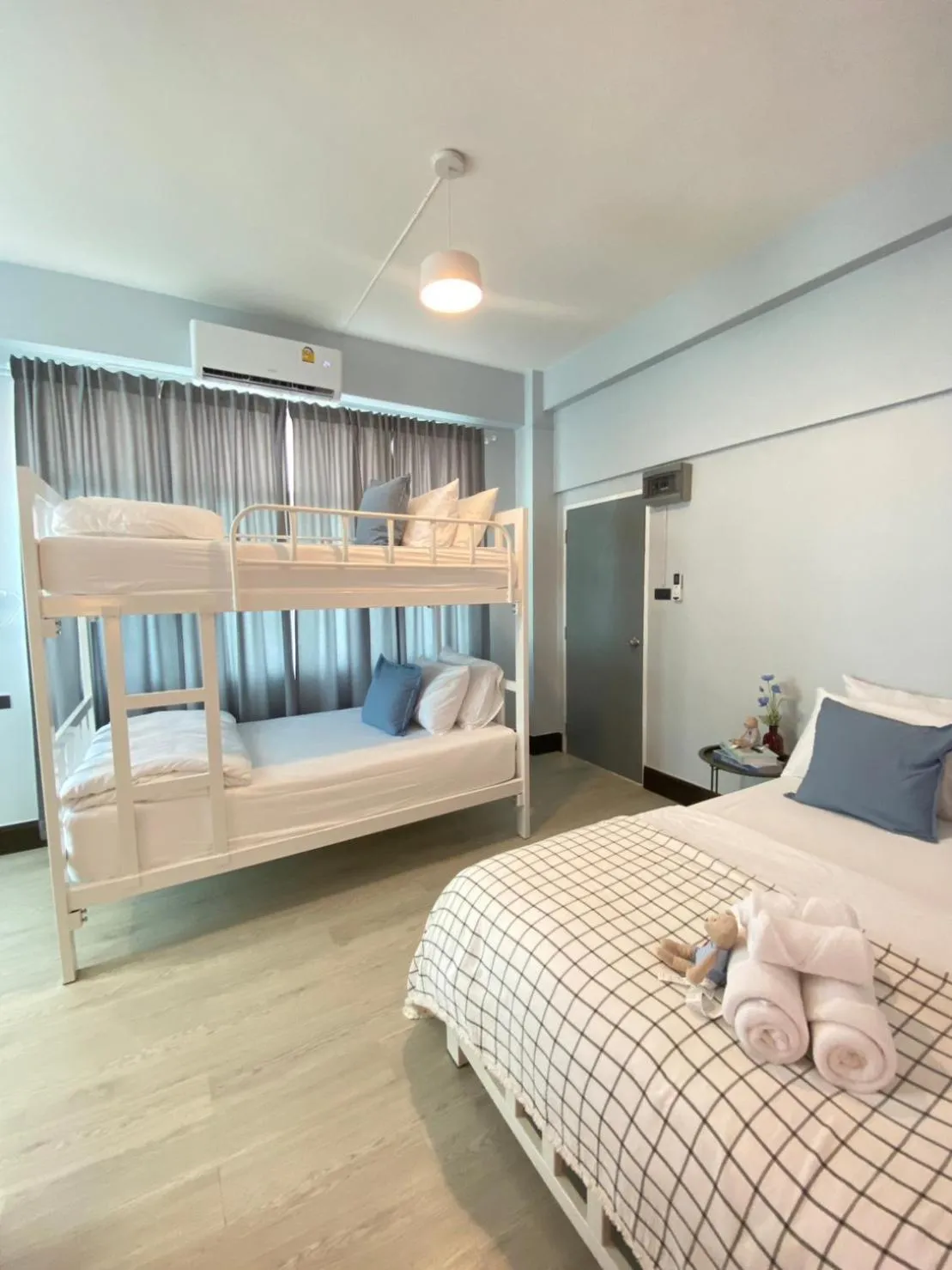 Bed in Triple J hotel Trang